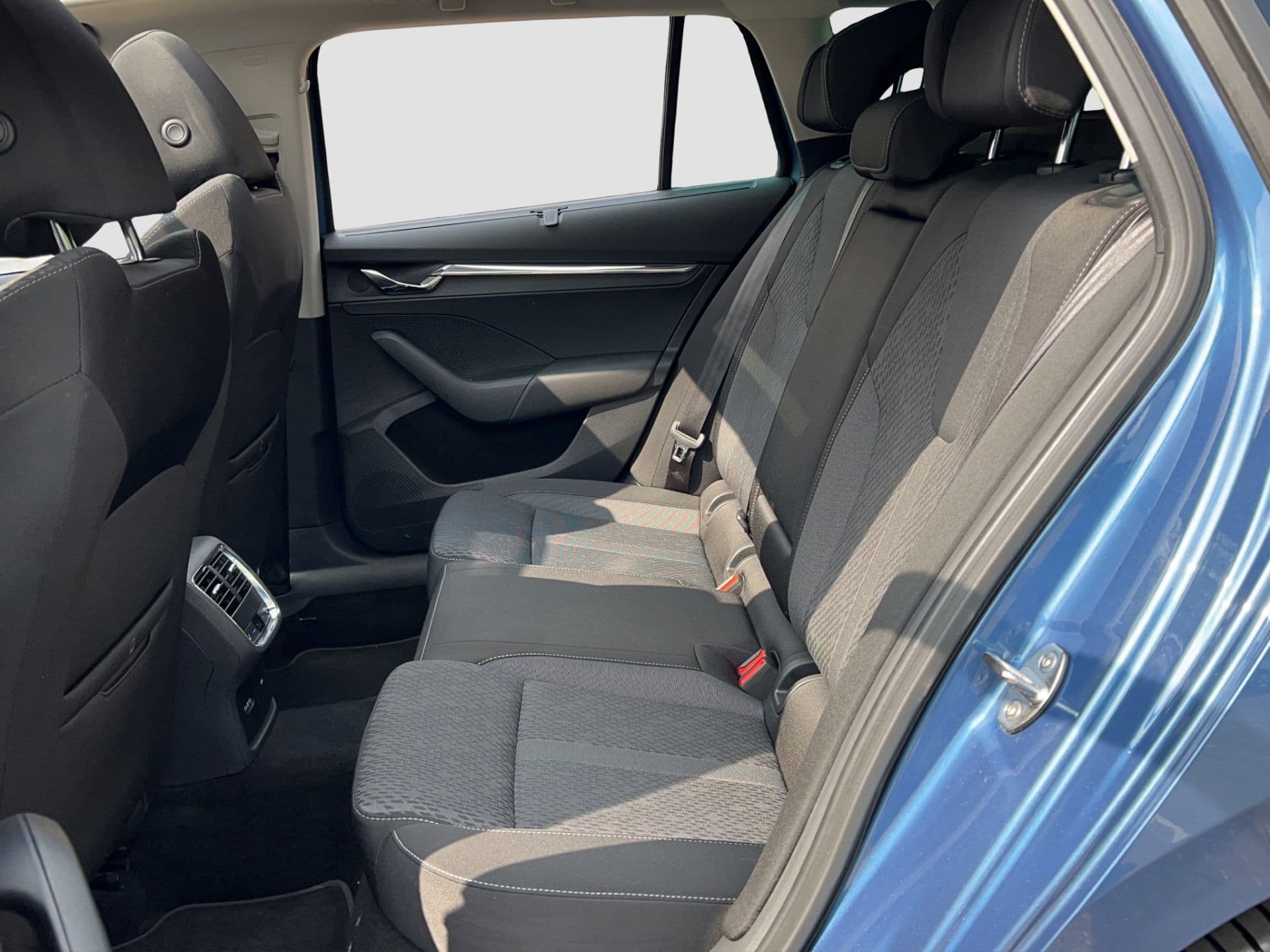 Škoda Octavia Combi 1.4 TSI iV PHEV Business Edition Plus | Panorama | Keyless | Memory stoel thumbnail 22