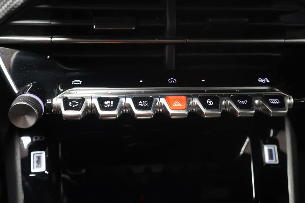 Peugeot 2008 1.2 Hybride 145 Allure | 360 Camera | Luxe thumbnail 17