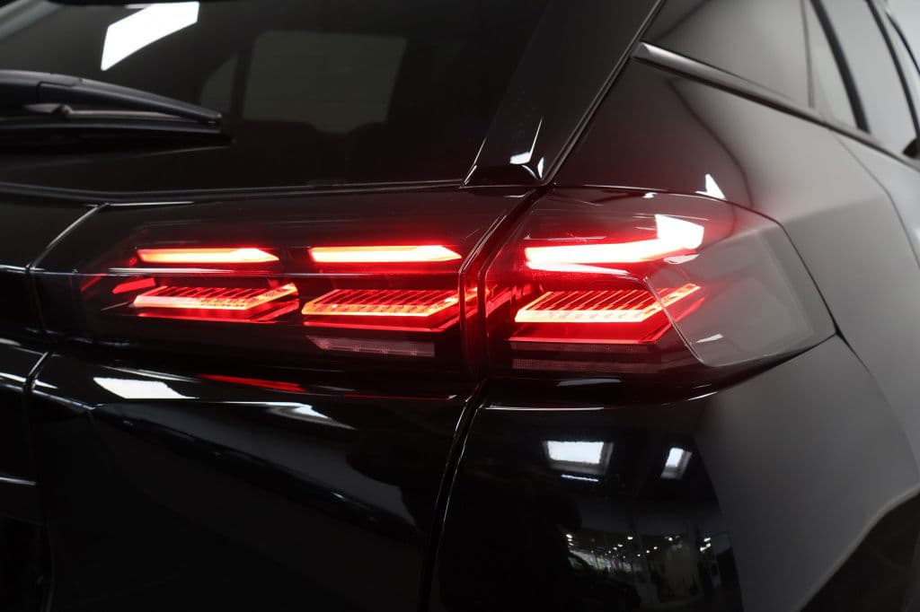 Peugeot 2008 1.2 Hybride 145 Allure | 360 Camera | Luxe thumbnail 32