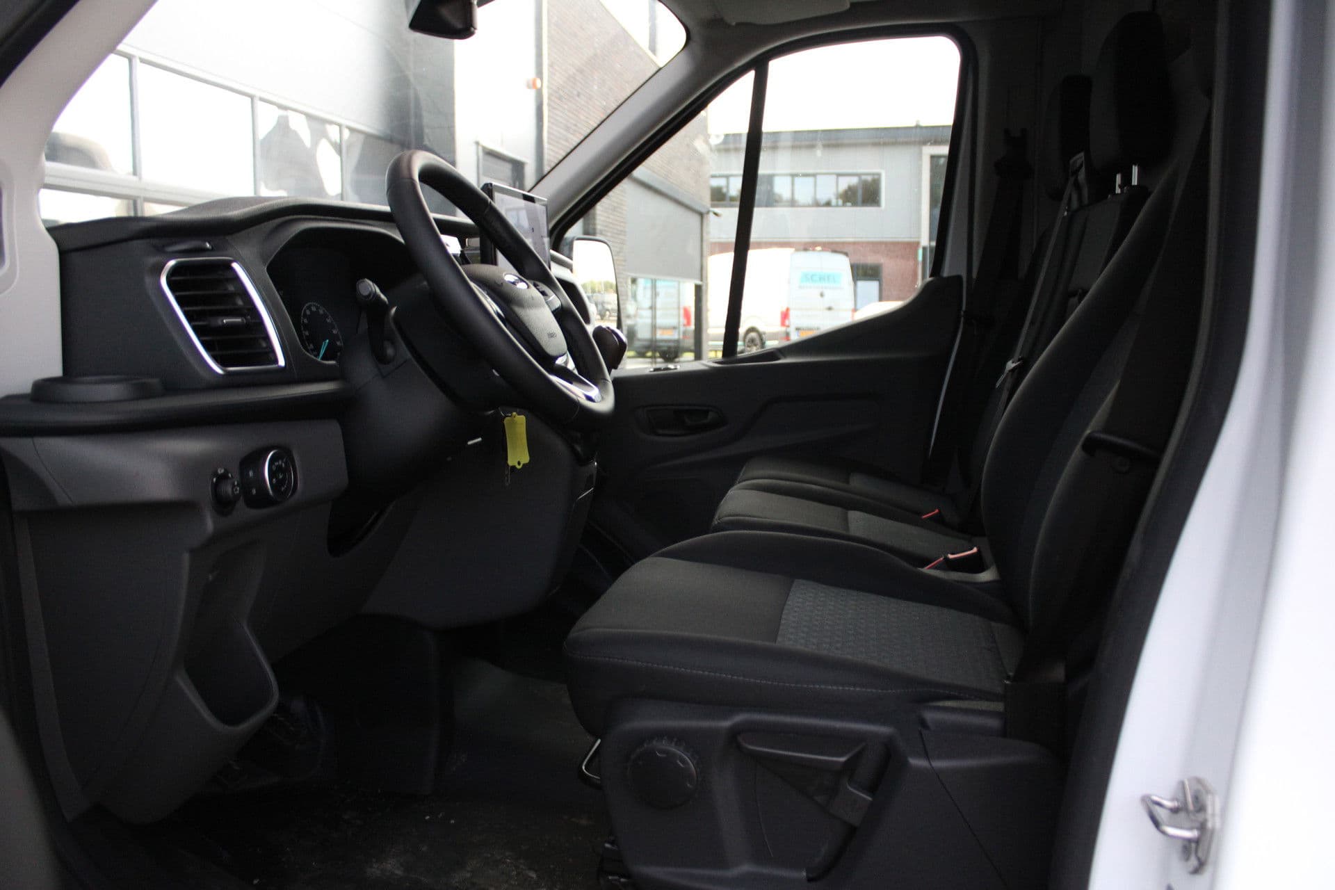Ford Transit 350 2.0 TDCI L3H2 Trend MHEV 170pk Trend - Navigatie - Blind Spot - Adaptive cruise - Camera - 270gr deuren - Trekhaak - Rijklaar thumbnail 8