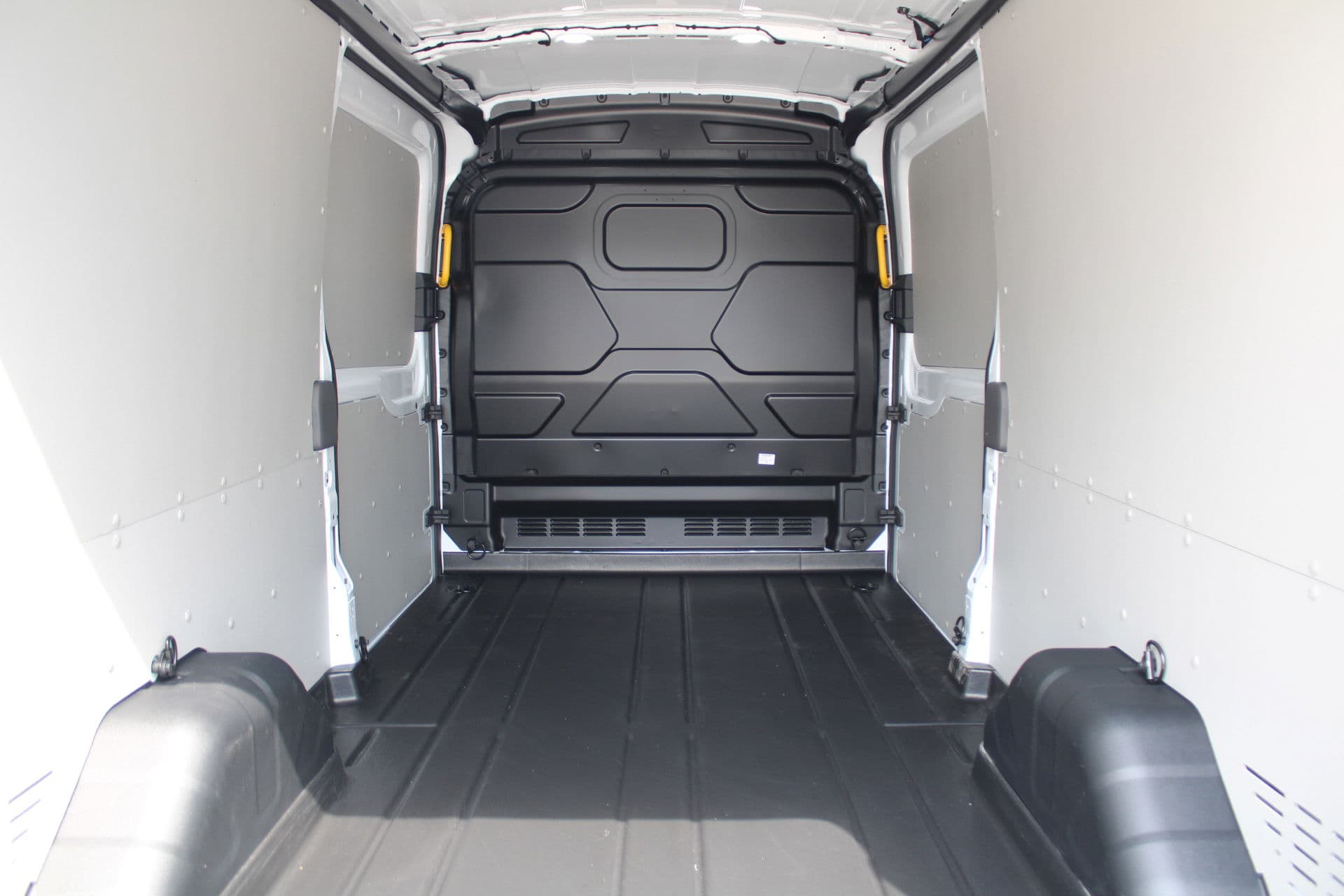 Ford Transit 350 2.0 TDCI L3H2 Trend 165pk - Facelift - 2x Schuifdeur - 360 Camera - Trekhaak - ACC - Stoel & Stoelverwarming - Blind Spot - Navi - 270gr deuren - Rijklaar thumbnail 12