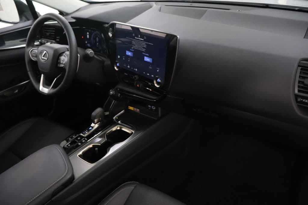 Lexus NX 450h+ AWD Luxury Line | Explorer Pack thumbnail 15