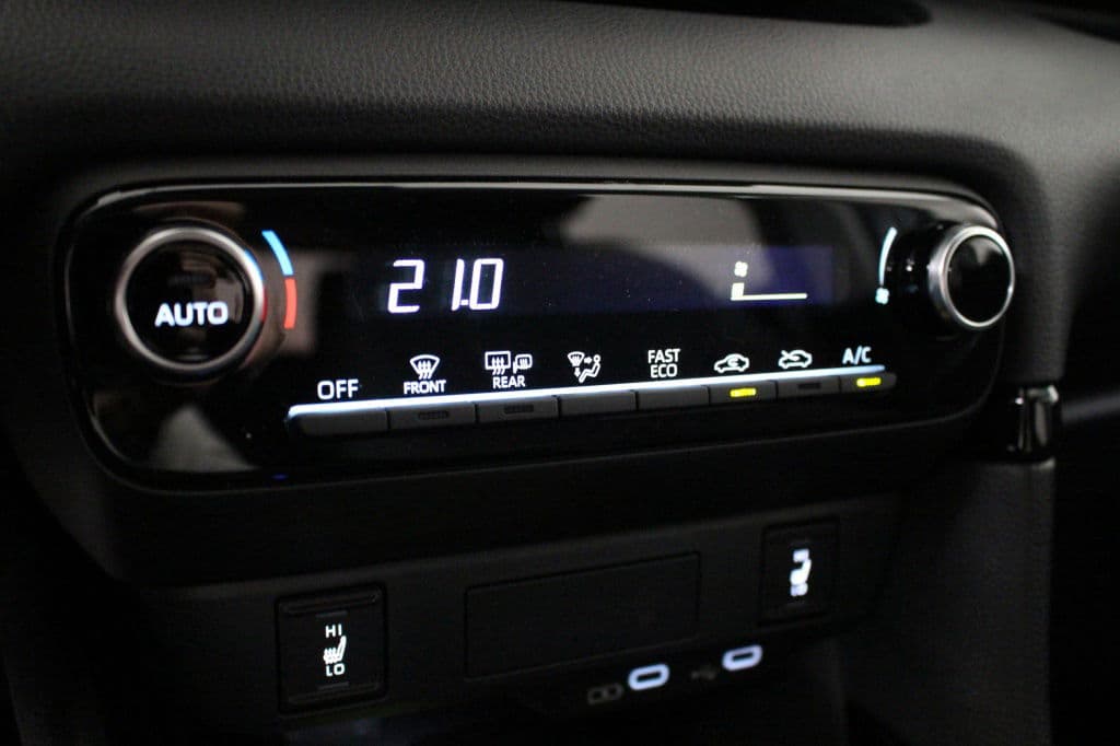 Toyota Yaris 1.5 Hybride 115 Dynamic met Comfort Pack thumbnail 22