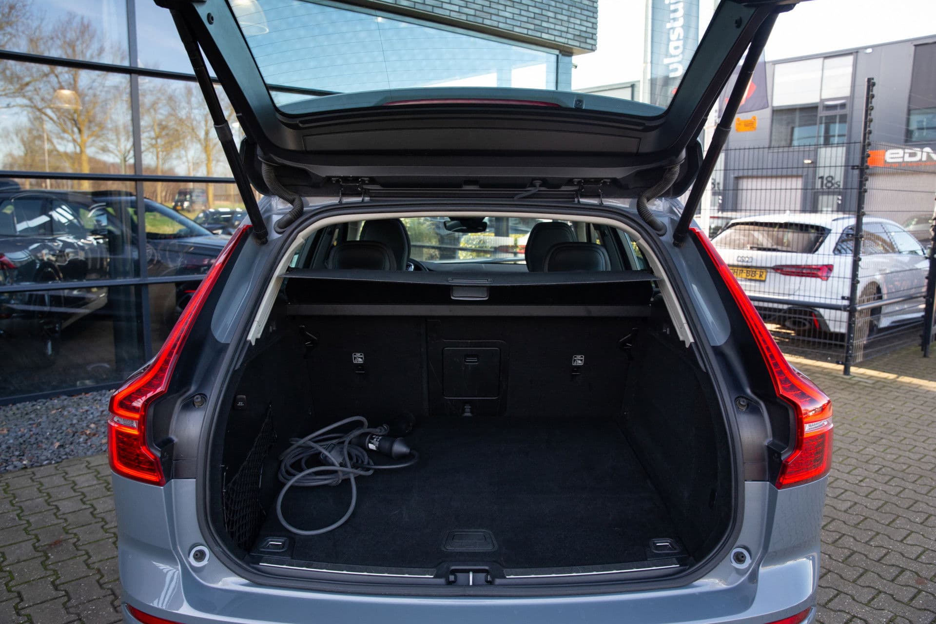 Volvo XC60 2.0 T6 Plug-in hybrid AWD Plus Dark , Panoramadak, Keyless entry, Carplay, thumbnail 26