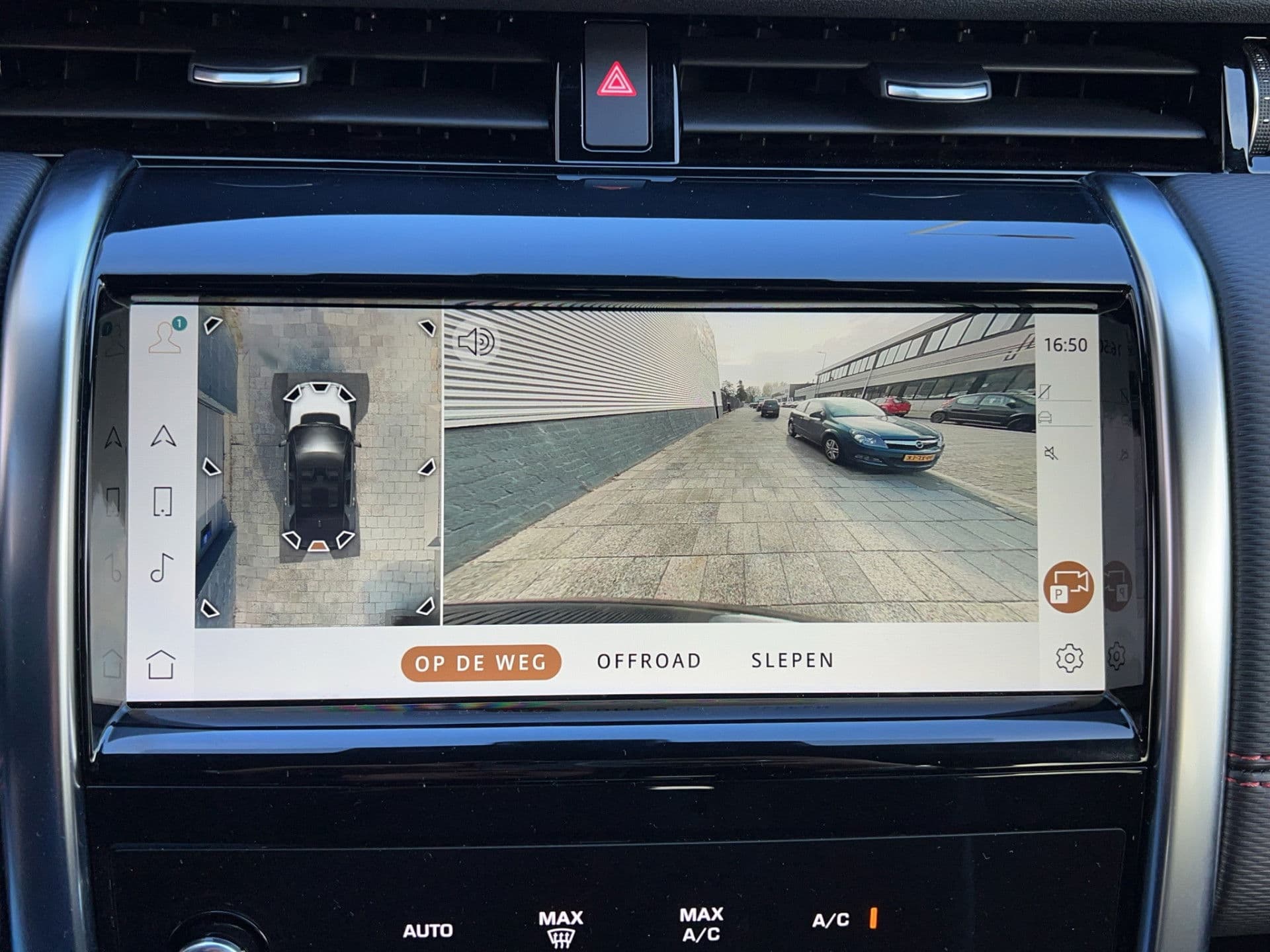 Land Rover Discovery Sport P300e 1.5 R-Dynamic SE R-Dynamic | Virtual | Adaptive Cruise | 360* | 20"| thumbnail 4