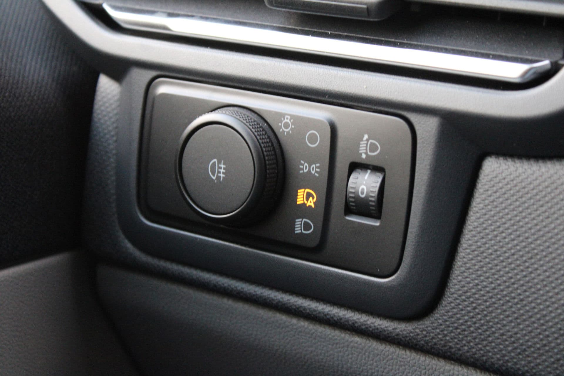 Ford Tourneo Custom 320 2.0 TDCI L2H1 Titanium X DC 170pk - Adaptive Cruise - LED - Blind Spot - Leder - Navigatie - 360 Camera - Trekhaak - Rijklaar thumbnail 20