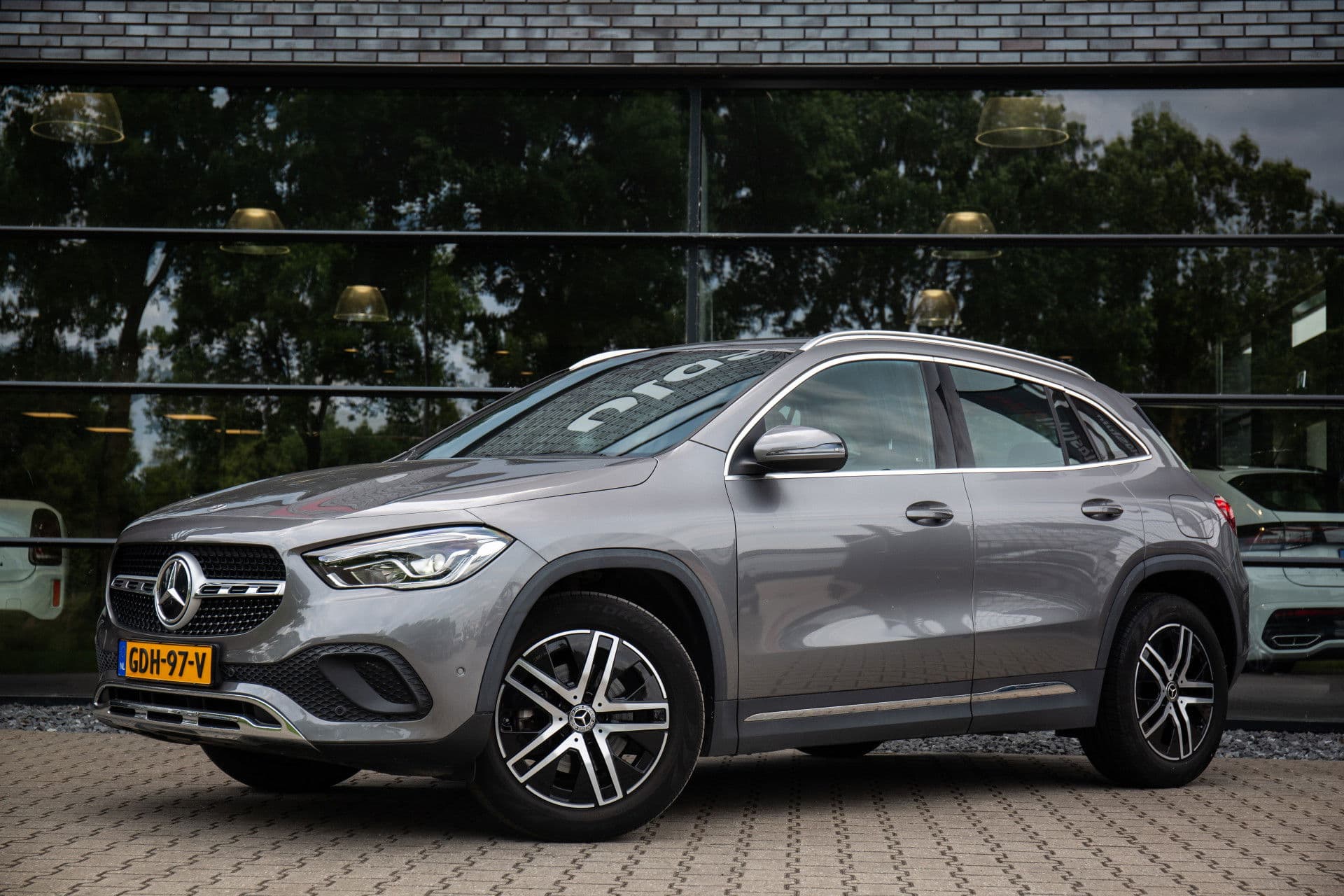 Mercedes-Benz GLA 200 AMG Line , Achteruitrijcamera, Stoelverwarming, Elek. achterklep thumbnail 2