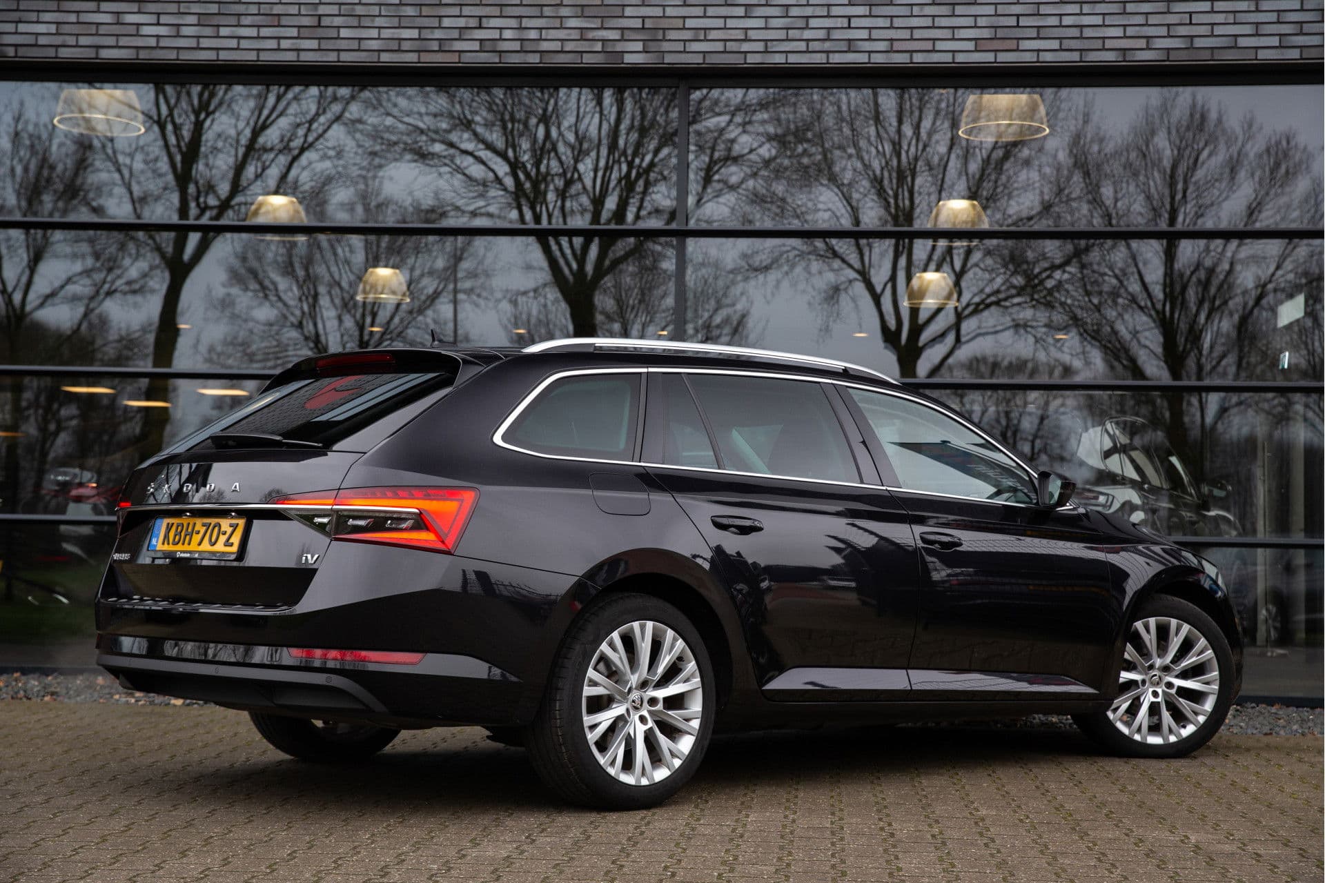 Škoda Superb Combi 1.4 TSI iV Business , Memory, Canton, Carplay, Camera thumbnail 2