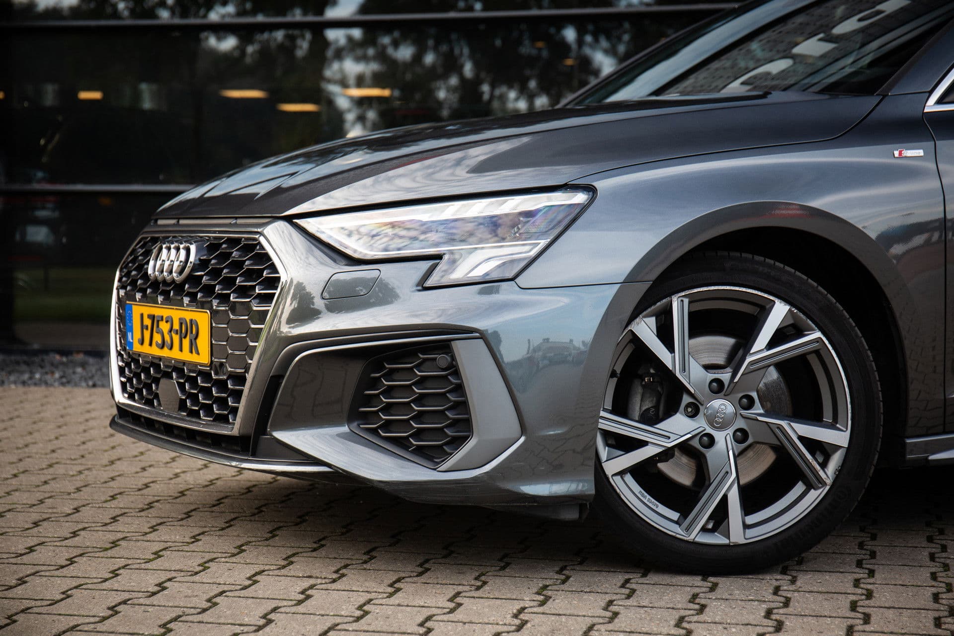 Audi A3 Sportback 35 TFSI S edition , S-line, NL-Auto, Afgevlakt stuur thumbnail 4