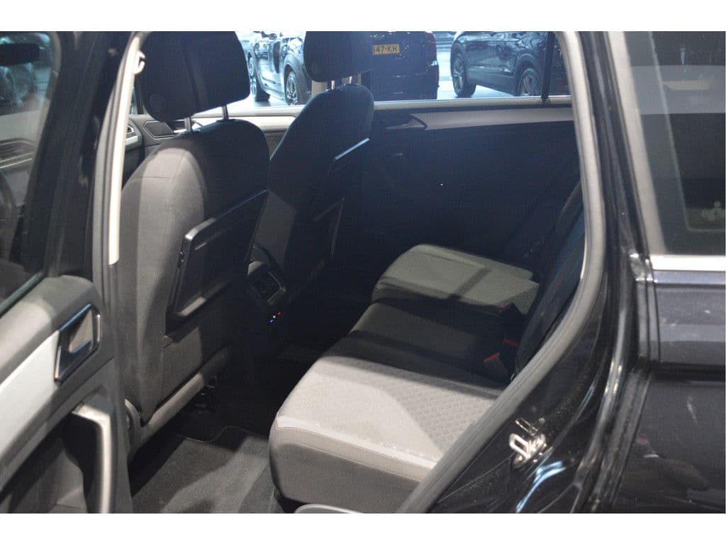 Volkswagen Tiguan 1.4 TSI ACT Connected navi cruise pdc trekhaak 17 inch !! thumbnail 24