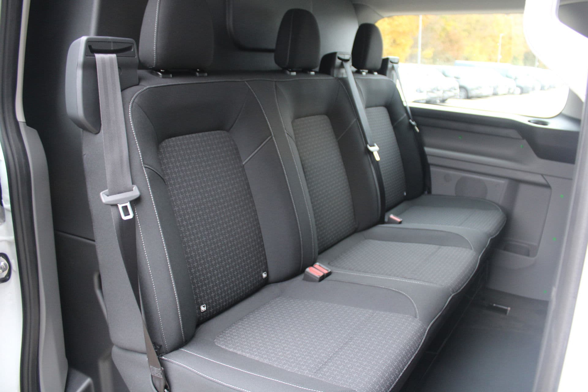 Ford Transit Custom 320 2.0 TDCI L2H1 Trend DC 136pk - Raptor Grill - Styling Pack - LM velgen - Betimmering - Camera - Trekhaak - LED koplampen - Rijklaar thumbnail 14