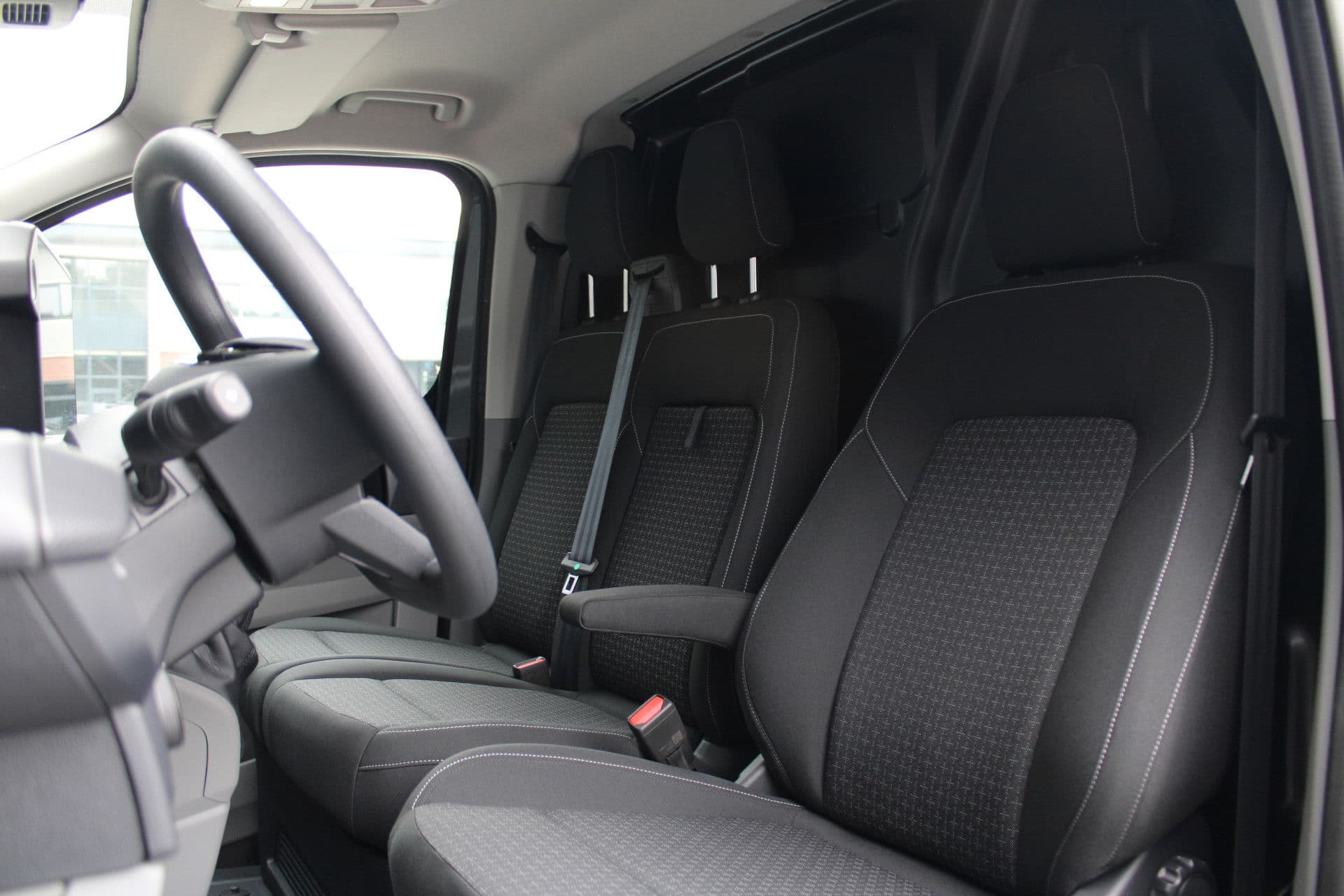 Ford Transit Custom 320 2.0 TDCI L2H1 Trend 136pk - Carplay - Android - LED koplampen - Stoelverwarming - 70l tank - Rijklaar thumbnail 14