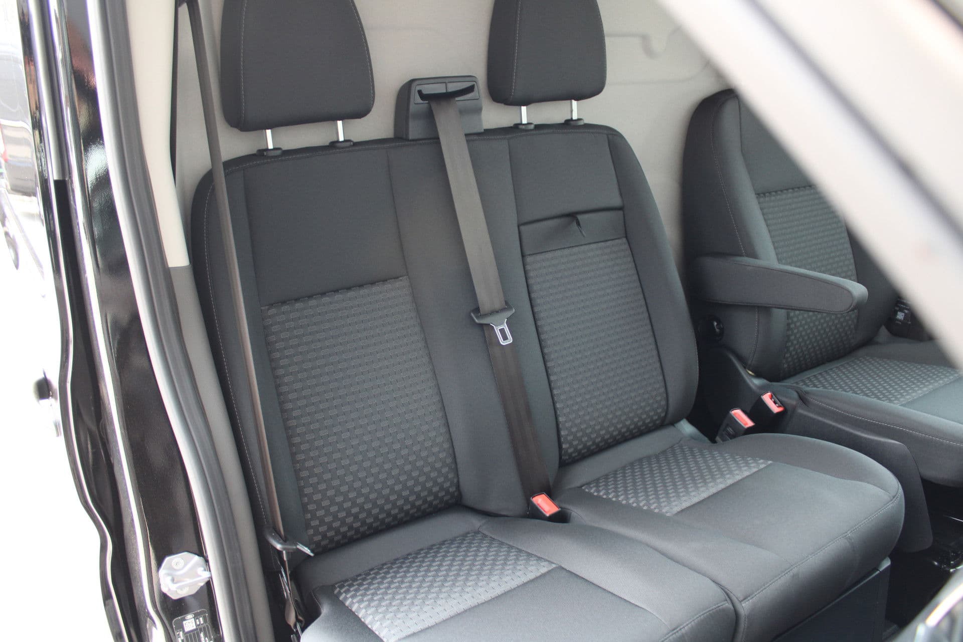 Ford Transit 350 2.0 TDCI L2H2 Trend 165pk - Facelift - 2x Schuifdeur - Adaptive Cruise - Navigatie - Blind Spot - 360 Camera - Stoel - Stuurverwarming - Rijklaar thumbnail 9