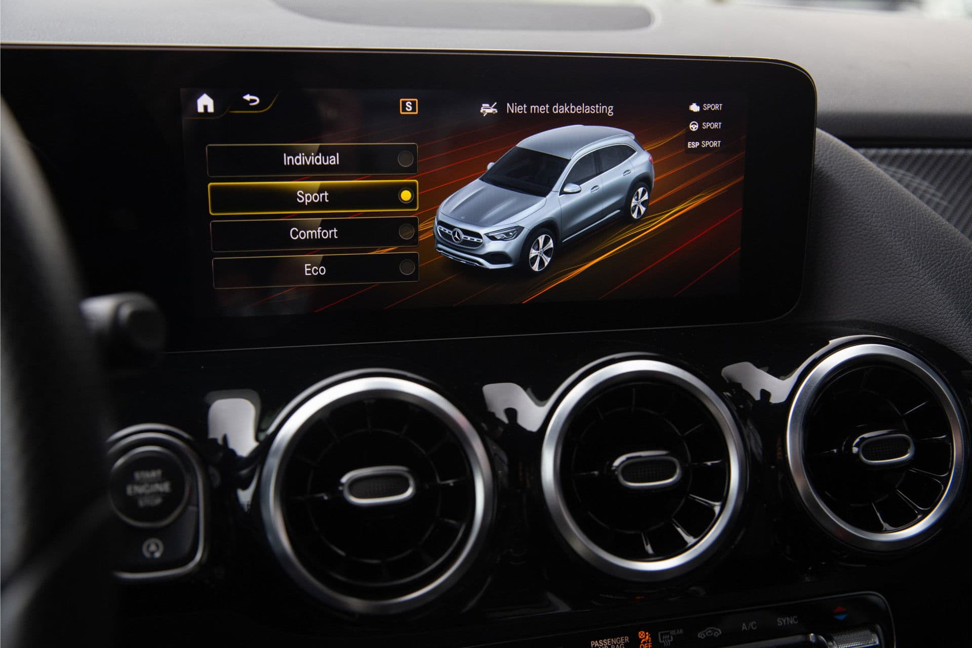 Mercedes-Benz GLA 200 AMG Line , Trekhaak, Achteruitrijcamera, Stoelverwarming, thumbnail 17