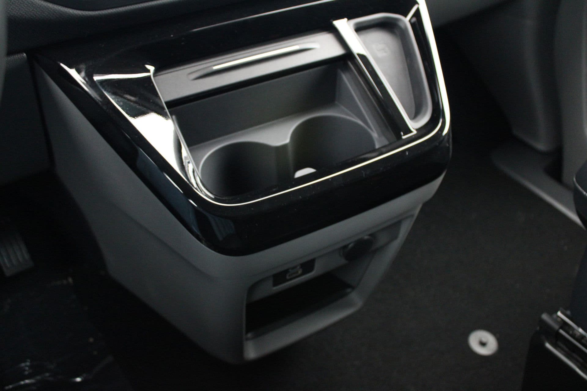 Ford Tourneo Custom 340 2.5 PHEV L2H1 Titanium X 232pk - 2x Schuif - ACC - 360 camera - Leder - Prijs excl. BTW - Rijklaar thumbnail 35