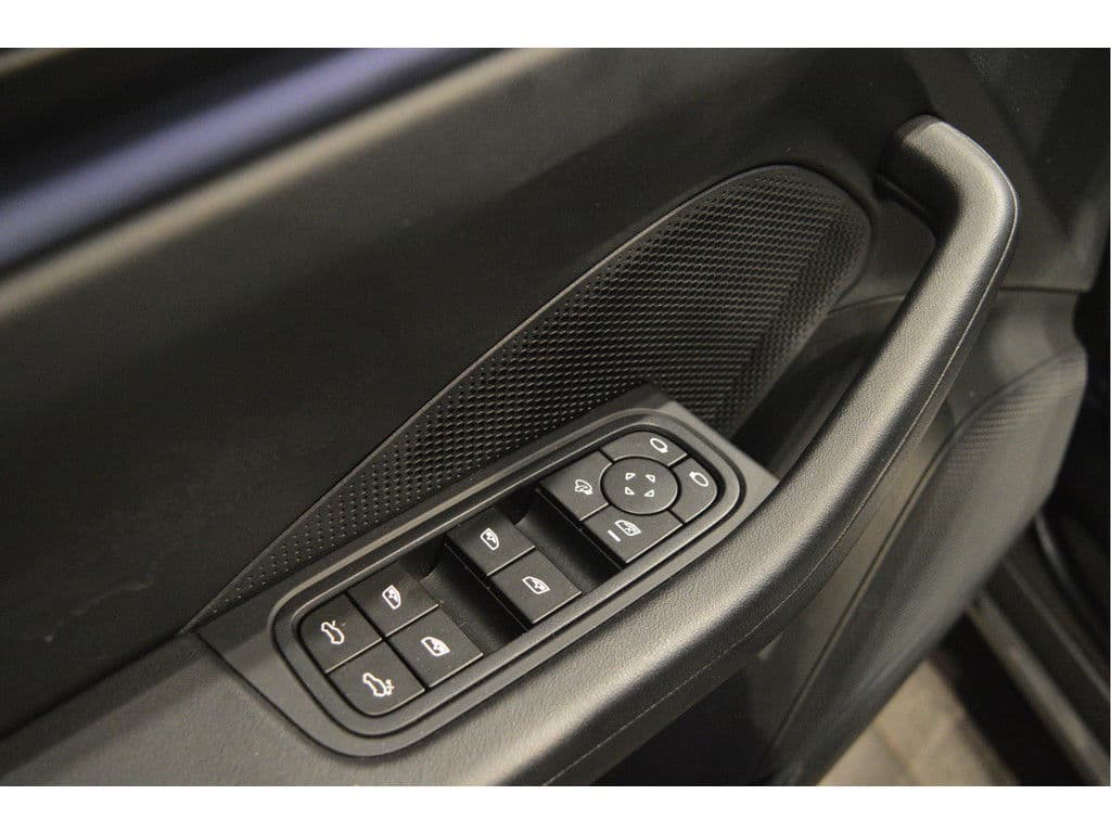 Porsche Macan 4 100 kWh navi pano cruise camera sport chrono 20 inch !! thumbnail 15