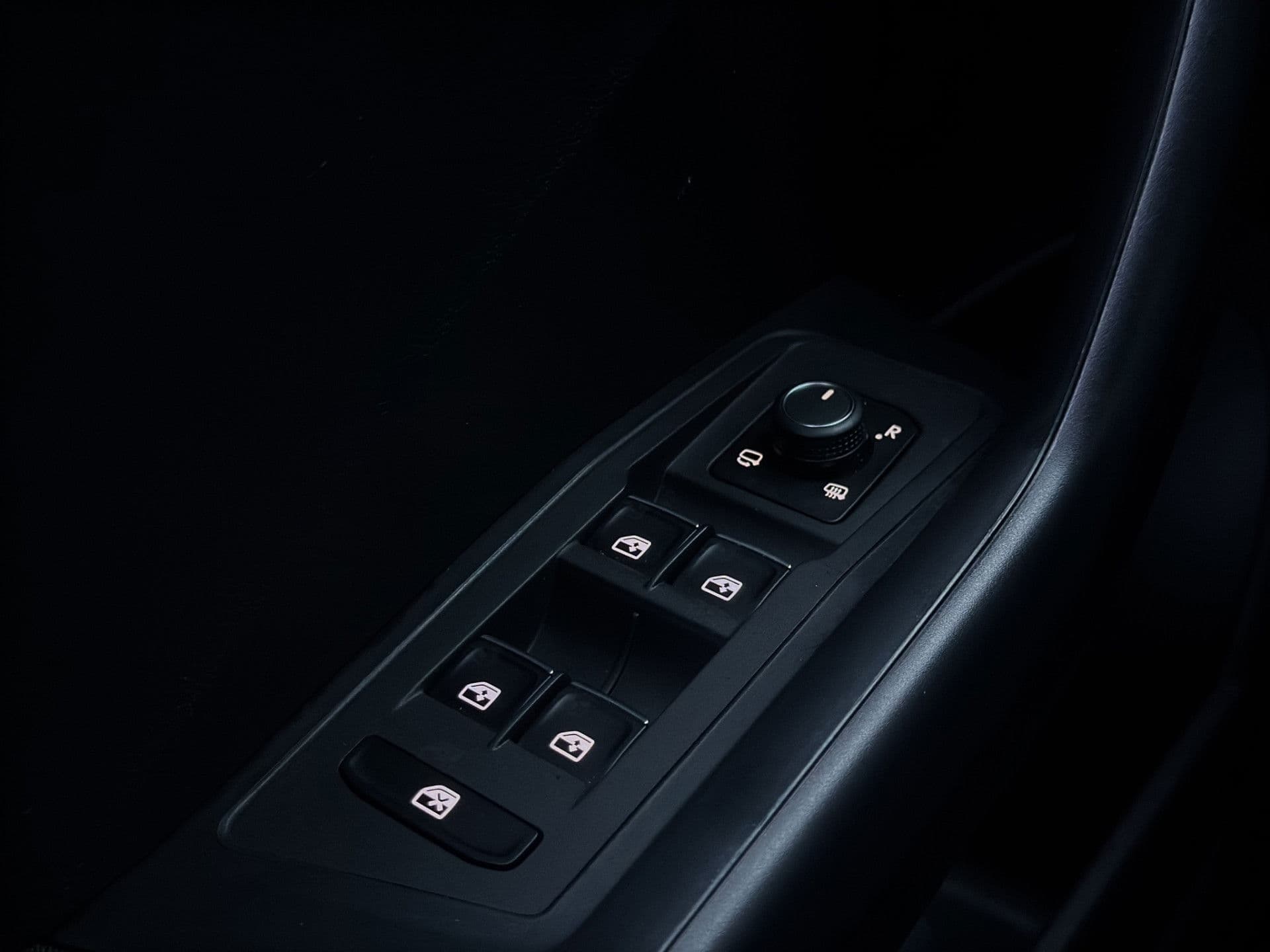 Volkswagen T-Roc 1.5 TSI Style | Adaptive | Apple Carplay | PDC | NL Auto thumbnail 11