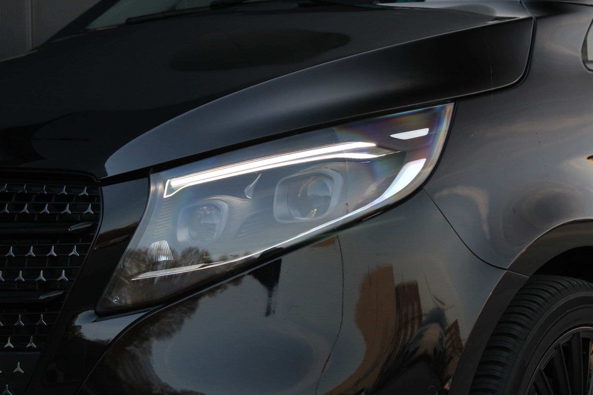 Mercedes-Benz V-Klasse 300d - Avantgarde - DC - 4-matic - 360 Cam - Multibeam - Elektrische schuifdeuren - Digitale spiegel - Volle auto - Rijklaar thumbnail 17