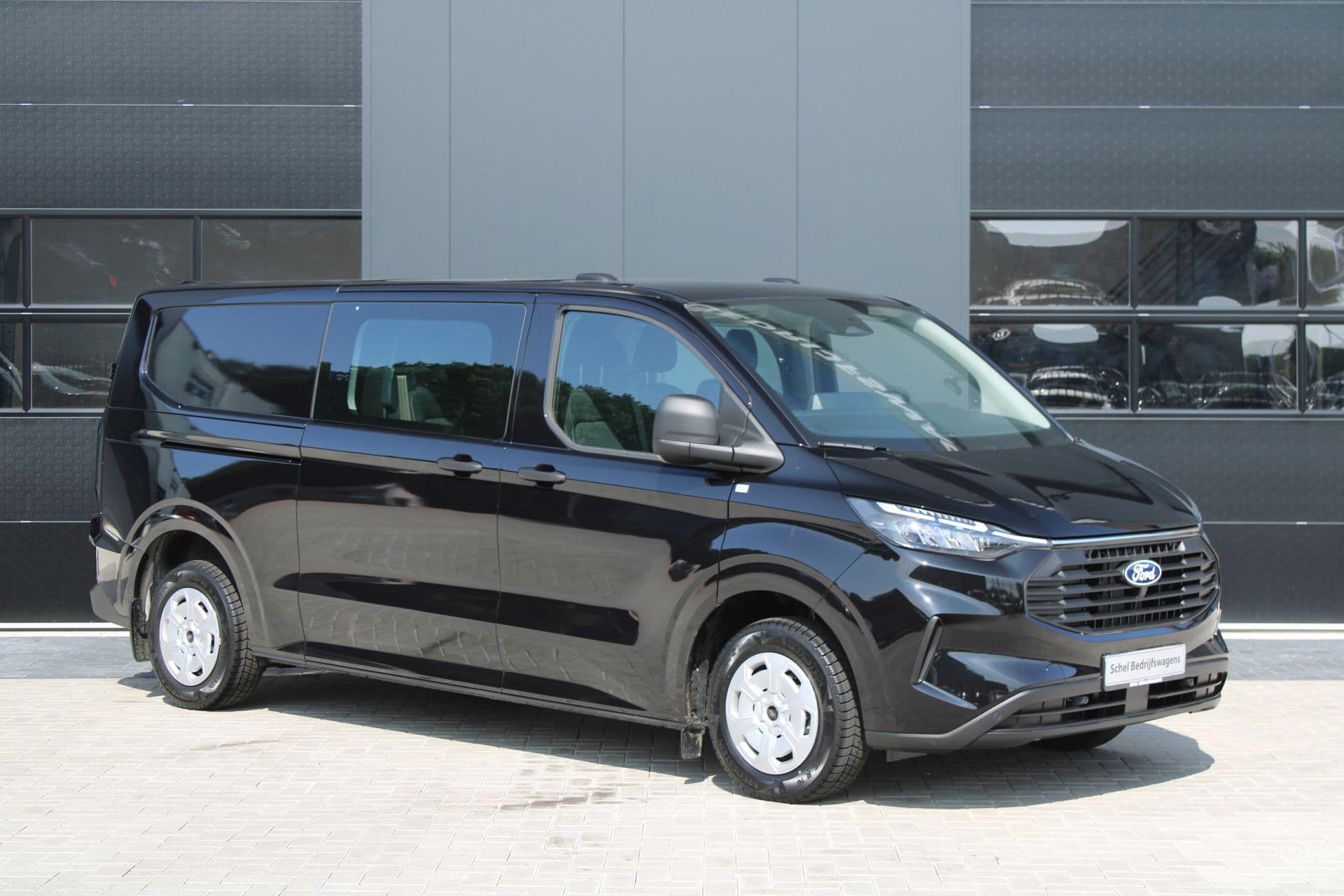 Ford Transit Custom 320 2.0 TDCI L2H1 Trend DC 136pk - Carplay - Android - Camera - Trekhaak - LED koplampen - Stoelverwarming - Draadloos laden - Rijklaar thumbnail 21