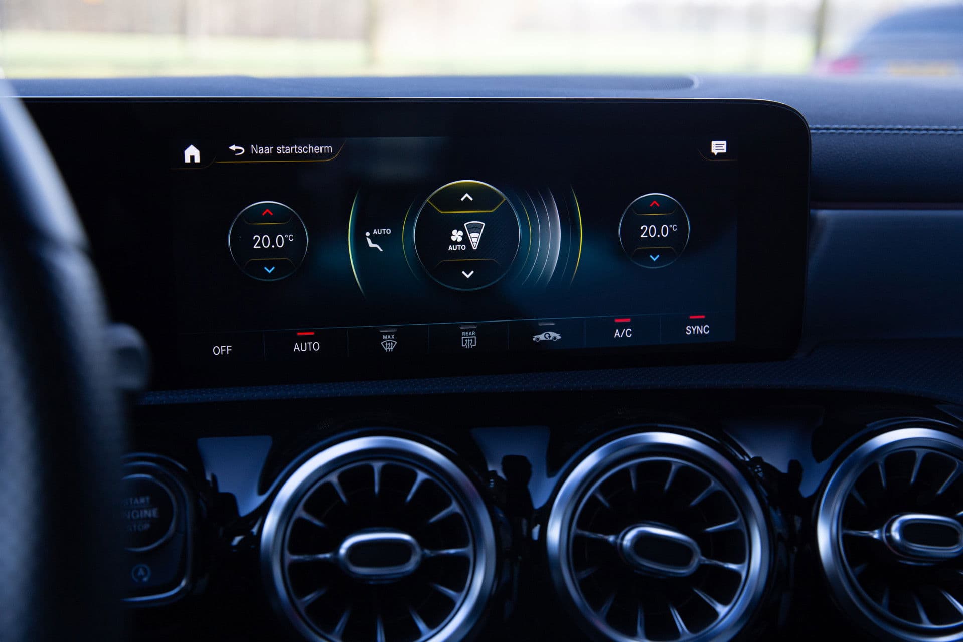 Mercedes-Benz CLA-Klasse 200 Premium Plus AMG , Panoramadak, Burmester, Head-up display, Vol! thumbnail 22