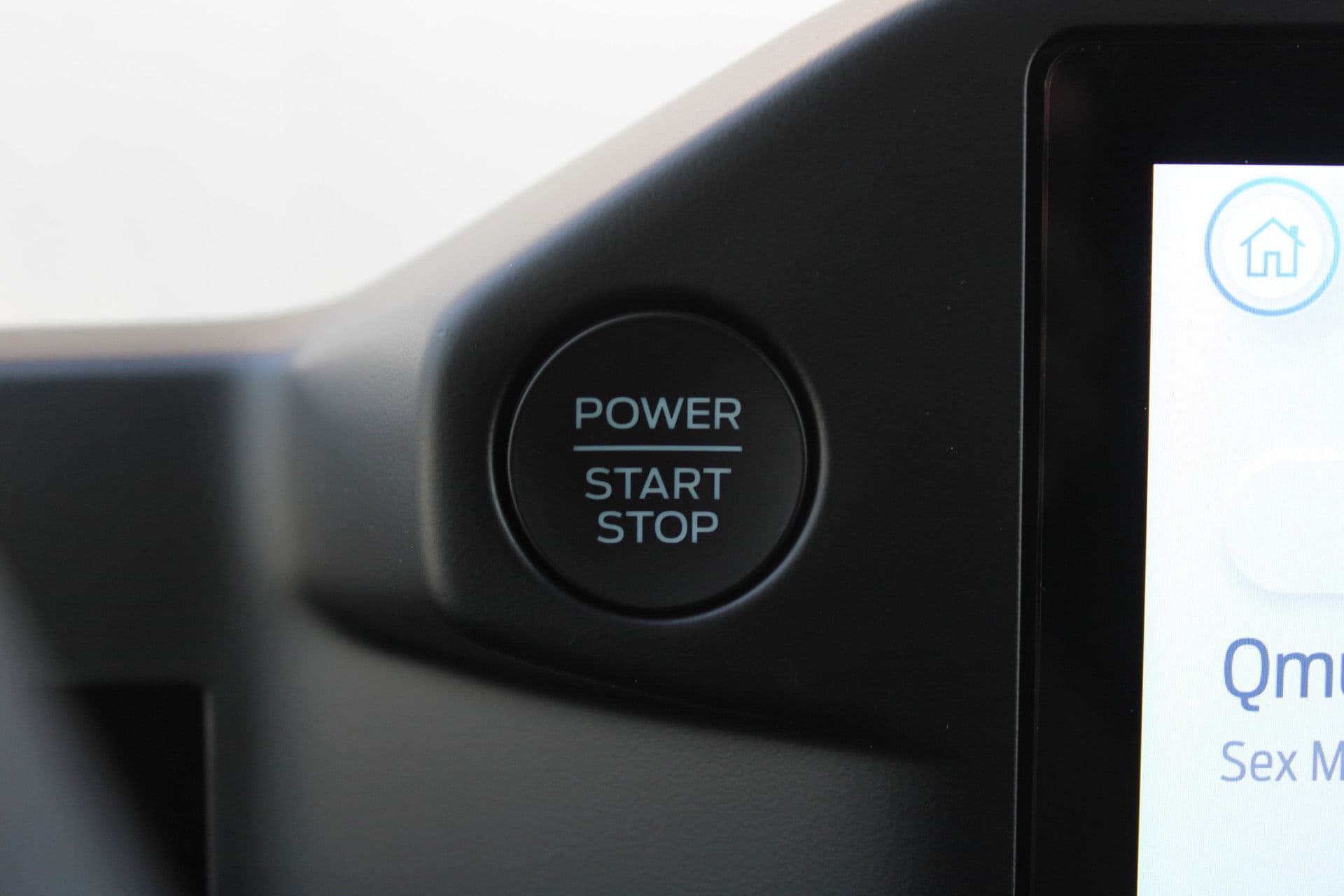 Ford Transit Custom 320 2.0 TDCI L2H1 Trend DC 136pk - Carplay - Android - Camera - Trekhaak - LED koplampen - Stoelverwarming - Draadloos laden - Rijklaar thumbnail 10