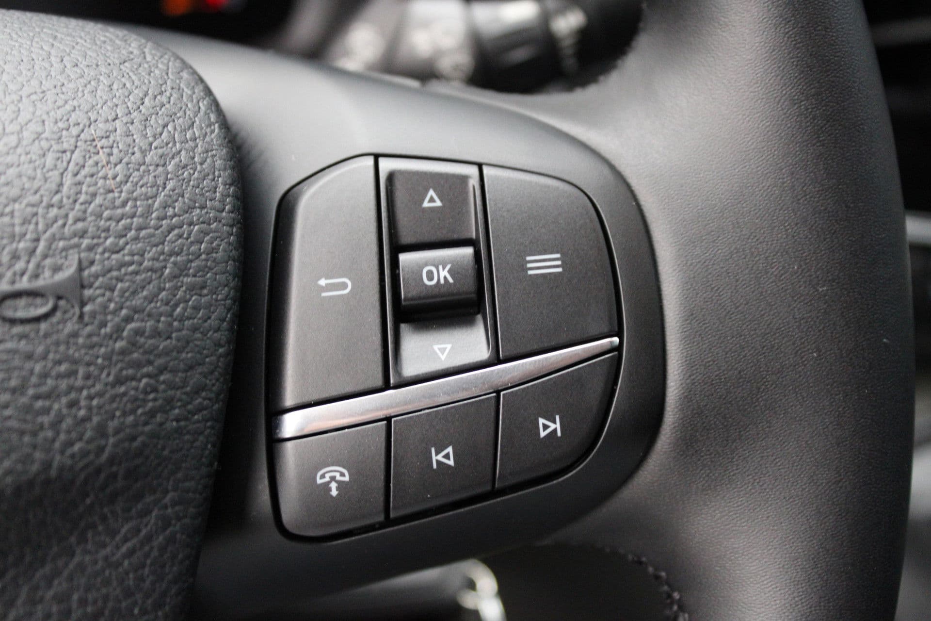 Ford Transit 350 2.0 TDCI L4H3 Trend 165pk RWD - Carplay - Android - Cruise - Camera - 270gr deuren - Rijklaar thumbnail 16