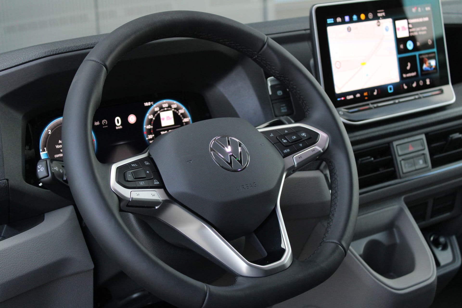 Volkswagen Crafter 35 2.0 TDI L3H3 177pk - Facelift - Navigatie - LED - Geveerde stoel - Virtual cockpit - Camera - Trekhaak - Stoelverwarming - Rijklaar thumbnail 19