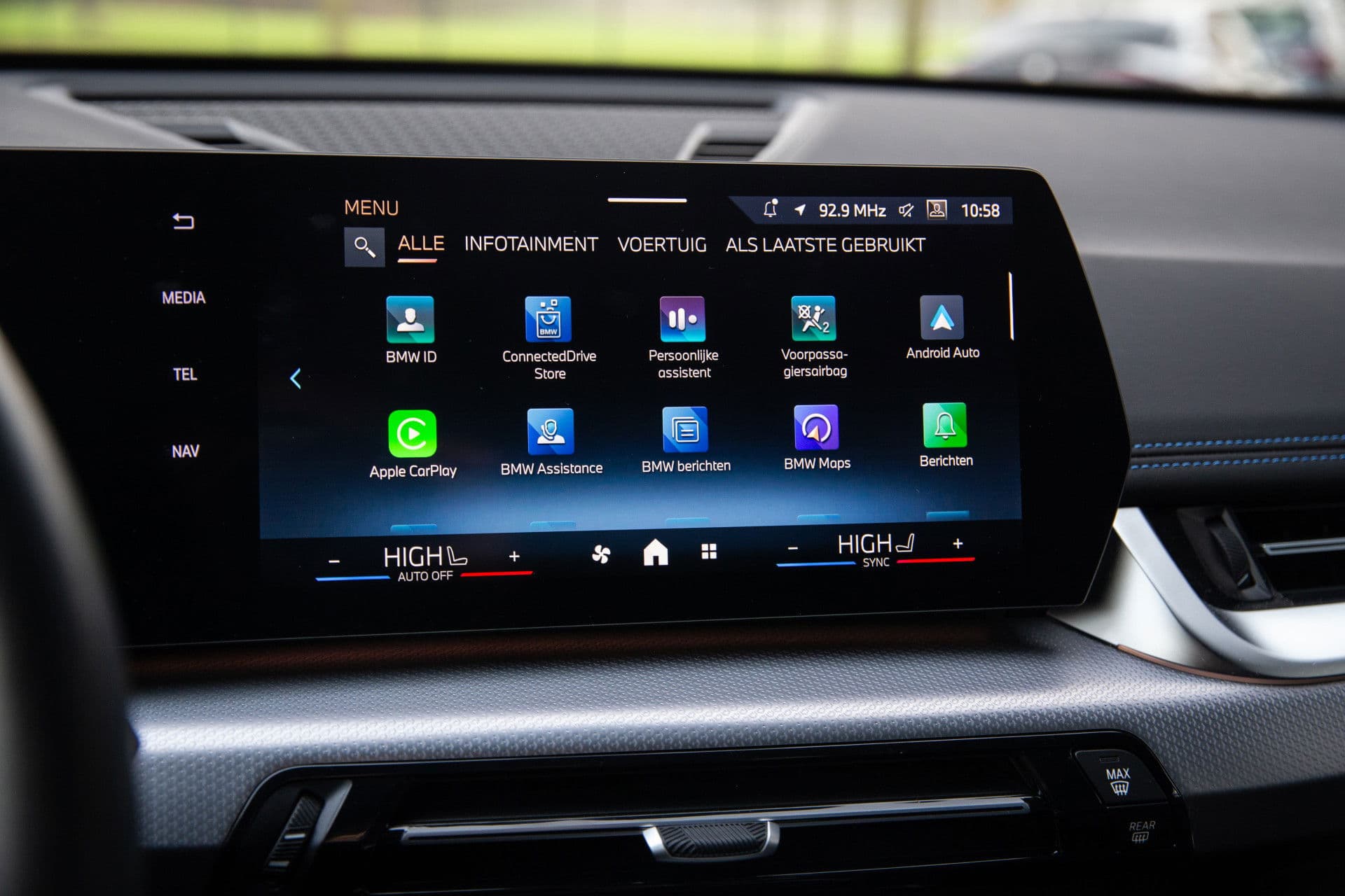 BMW X1 sDrive18i M-Sport , Achteruitrijcamera, Draadloze lader, Sfeerverlichting, thumbnail 12