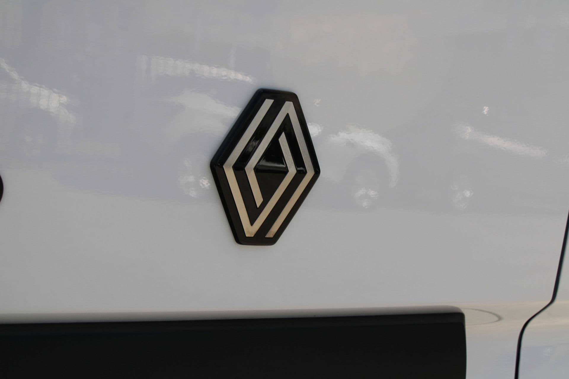 Renault Master T35 2.0 dCi 170pk L2H2 Extra - 2x Schuifdeur - Navigatie - Blind Spot - Camera - Stoelverwarming - Verwarmde voorruit - Rijklaar thumbnail 38