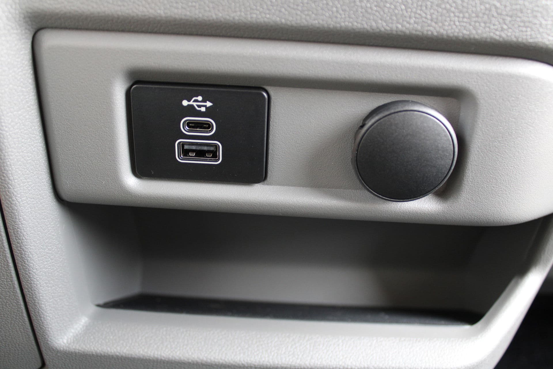 Ford Transit Custom 320 2.5 PHEV L2H1 Trend 232pk - 5 jaar GARANTIE - 2x Schuifdeur - Adaptive Cruise - Blind Spot - Navigatie - Camera - Verwarmd Stuur - Rijklaar thumbnail 33