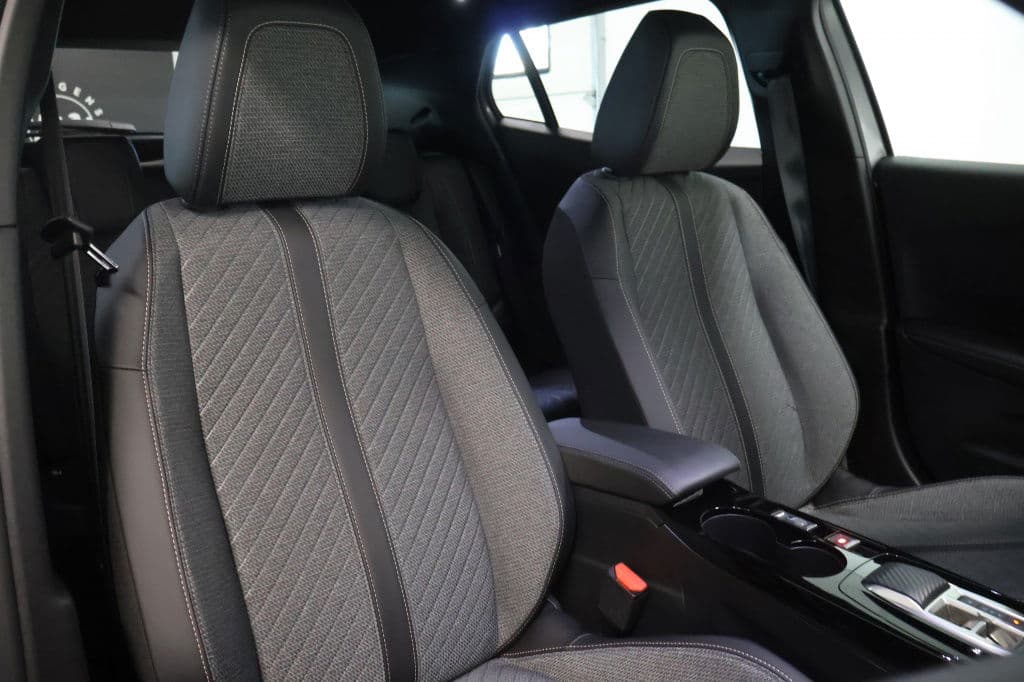 Peugeot 2008 1.2 Hybride 145 Allure | 360 Camera | Luxe thumbnail 12