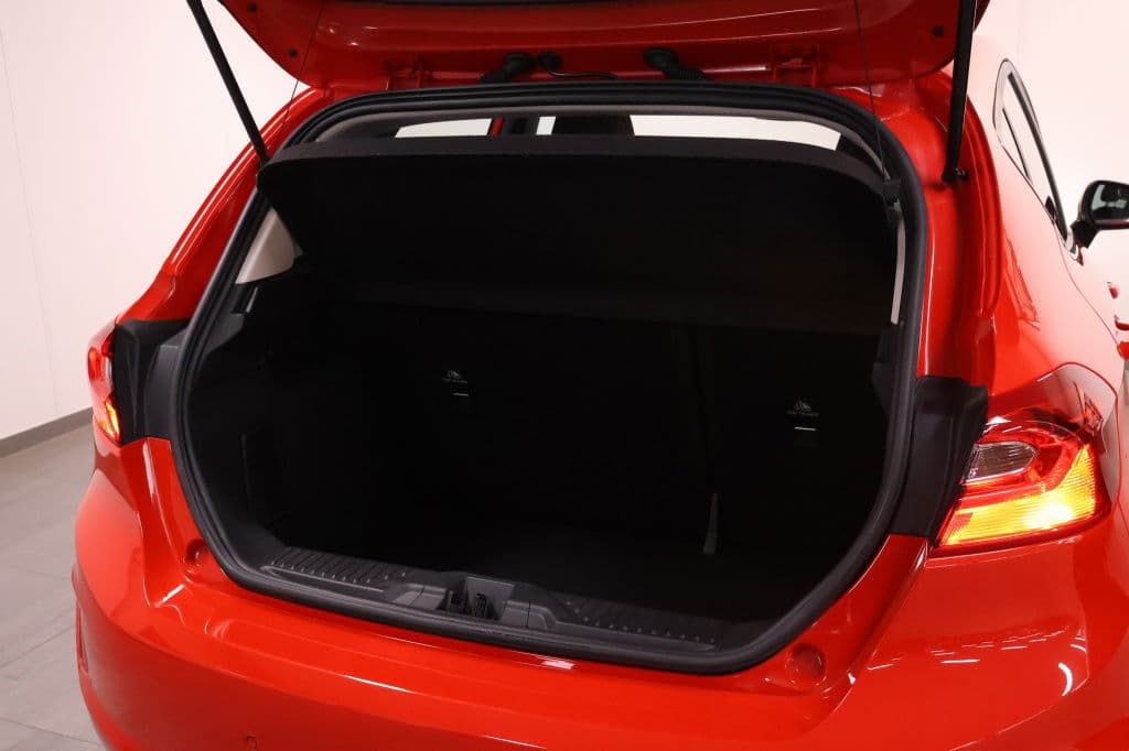 Ford Fiesta 1.0 EcoBoost Hybrid Titanium thumbnail 30