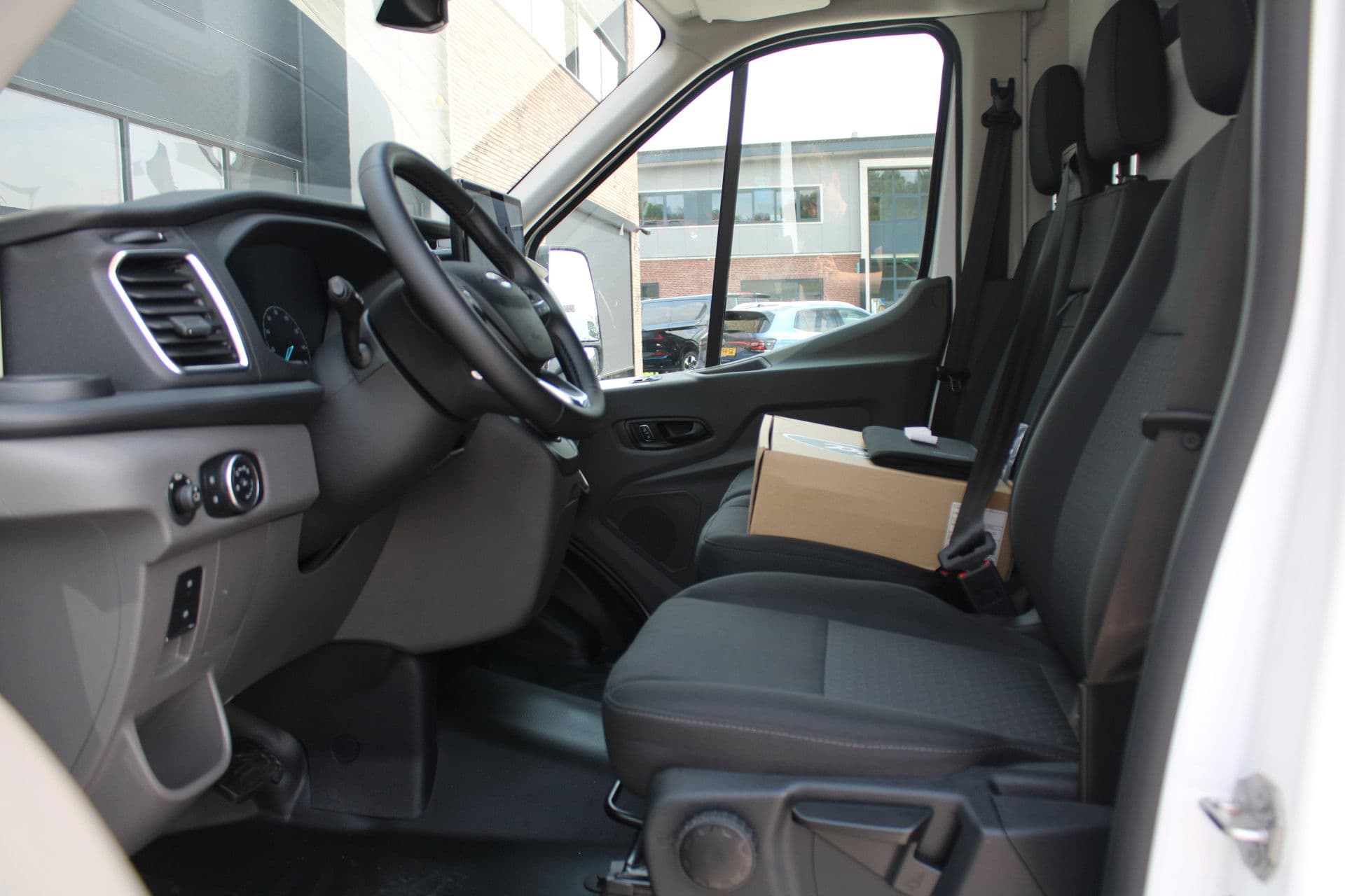 Ford E-Transit 350 L3H2 Trend 68 kWh Vol Elektrisch - 360 Camera - Pro Power Onboard - Dodehoek Assistent - Rijklaar thumbnail 8