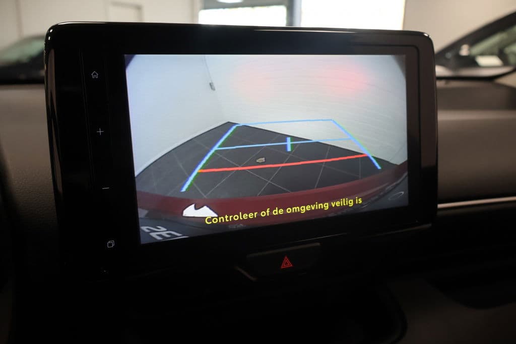 Toyota Yaris 1.5 Hybride 115 Dynamic | Comfort Pack | €3.000 korting thumbnail 19