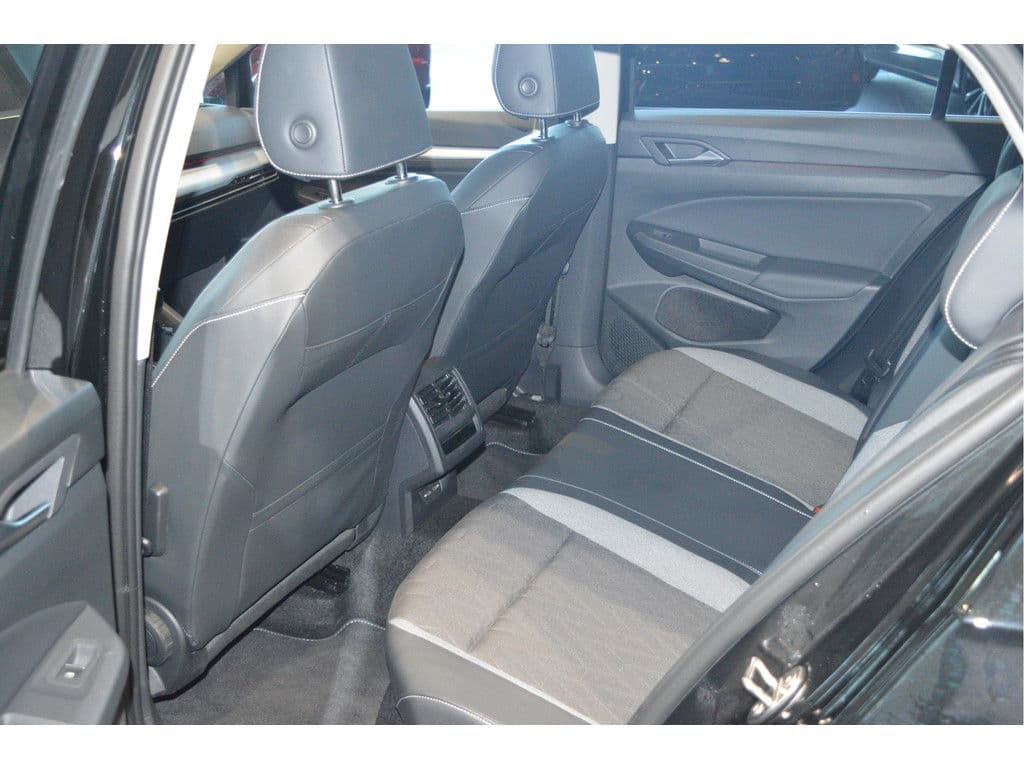 Volkswagen Golf 1.5 TSI Goal carplay clima cruise led pdc trekhaak !! thumbnail 23