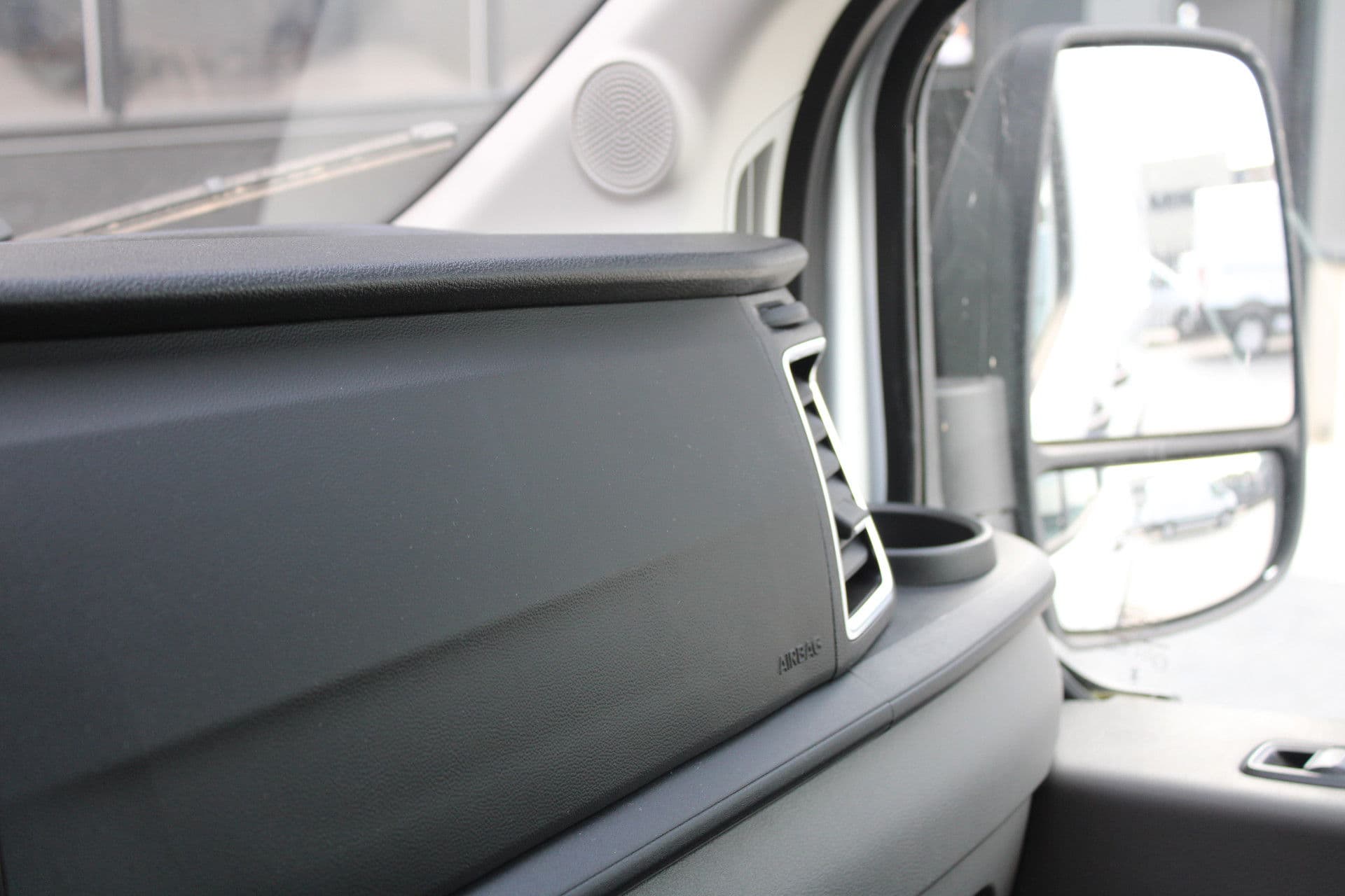 Ford E-Transit 350 L3H2 Trend 68 kWh Vol Elektrisch - 360 Camera - Pro Power Onboard - Dodehoek Assistent - Rijklaar thumbnail 36