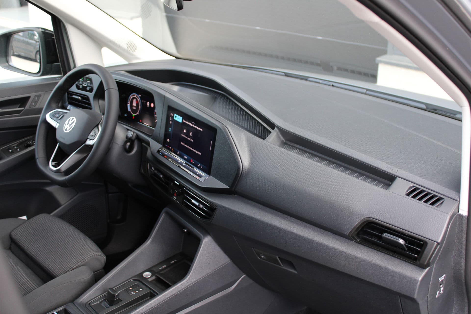 Volkswagen Caddy Cargo 2.0 TDI 122pk DSG7 - Carplay - Adaptive Cruise - Trekhaak - Navigatie - Dig. cockpit - Ergocomfort stoel - Stoelverwarming - Rijklaar thumbnail 39