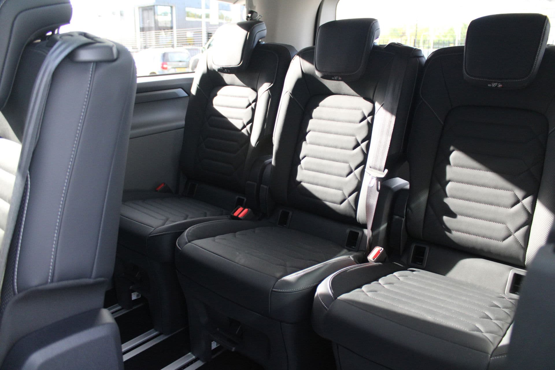 Ford Tourneo Custom 340 2.5 PHEV L2H1 Titanium X 232pk - ACC - Pano - B&O - Elek. schuifdeuren - 360 camera - Elek-Trekhaak - Prijs excl. BTW - Rijklaar thumbnail 40