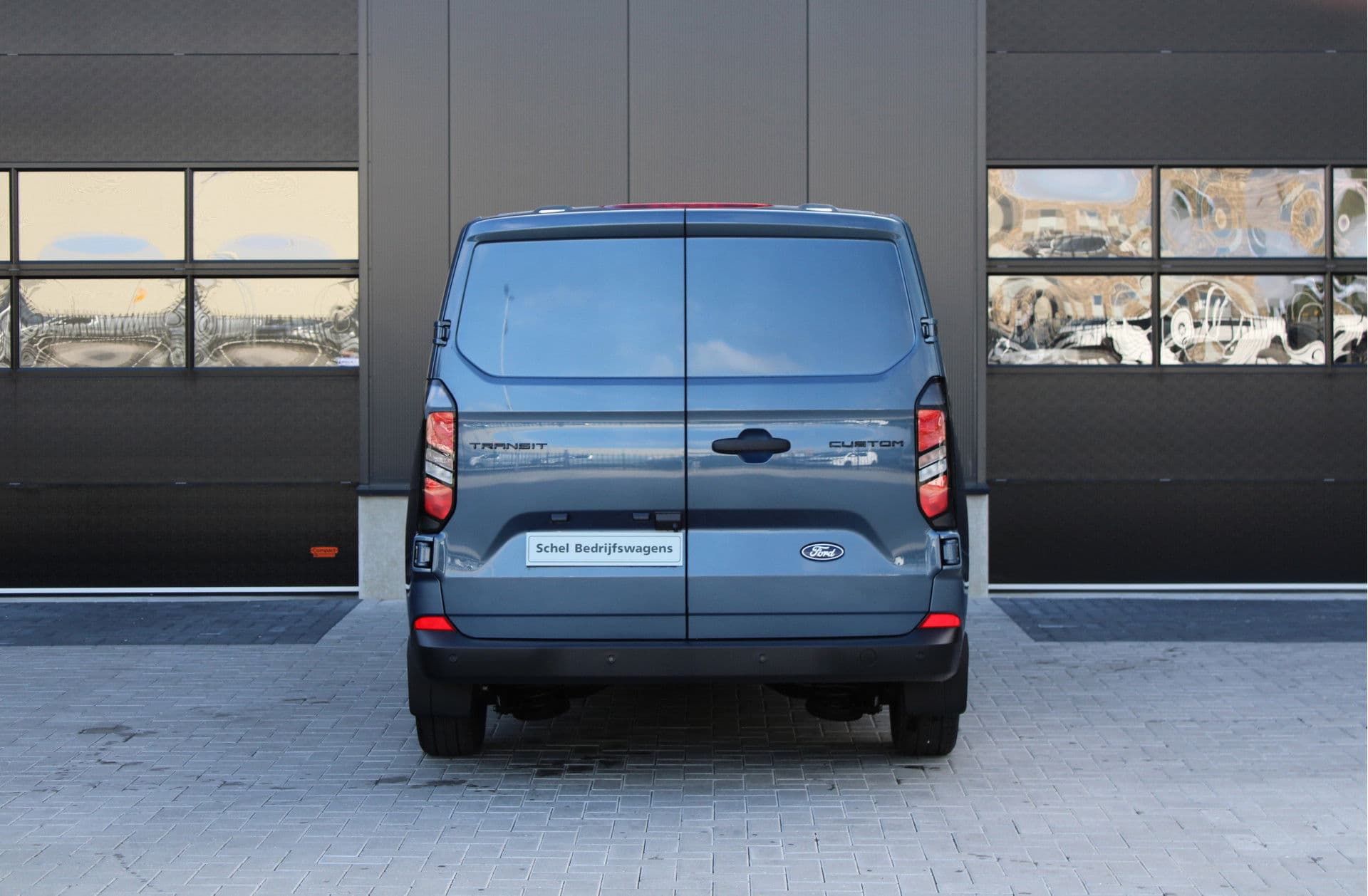 Ford Transit Custom 320 2.0 TDCI L2H1 Trend 136pk - 2x Schuifdeur - Carplay - Android - Camera - Trekhaak - Stoelverwarming -70l tank - Rijklaar thumbnail 8