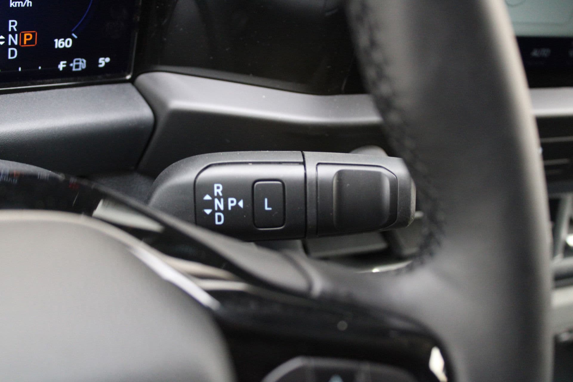 Ford Transit Custom 320 2.5 PHEV L2H1 Limited 232pk - 2x Schuifdeur - Trekhaak - Stoel/Stuurverwarming - ACC - Blindspot - Keyless - Rijklaar thumbnail 23