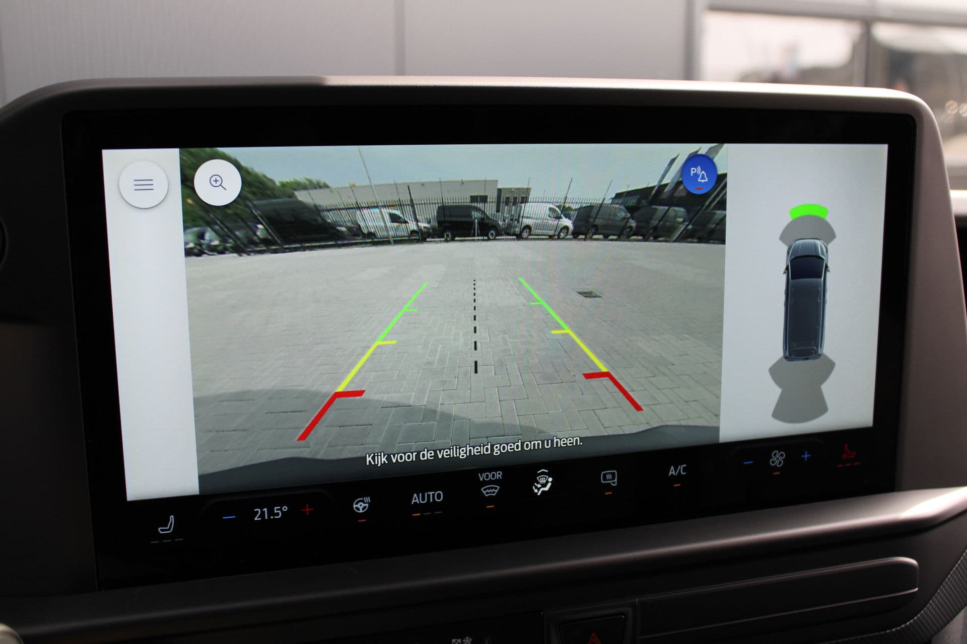 Ford Transit Custom 320 2.5 PHEV L2H1 Trend 232pk - 5 jaar GARANTIE - 2x Schuifdeur - Adaptive Cruise - Blind Spot - Navigatie - Camera - Verwarmd Stuur - Rijklaar thumbnail 17