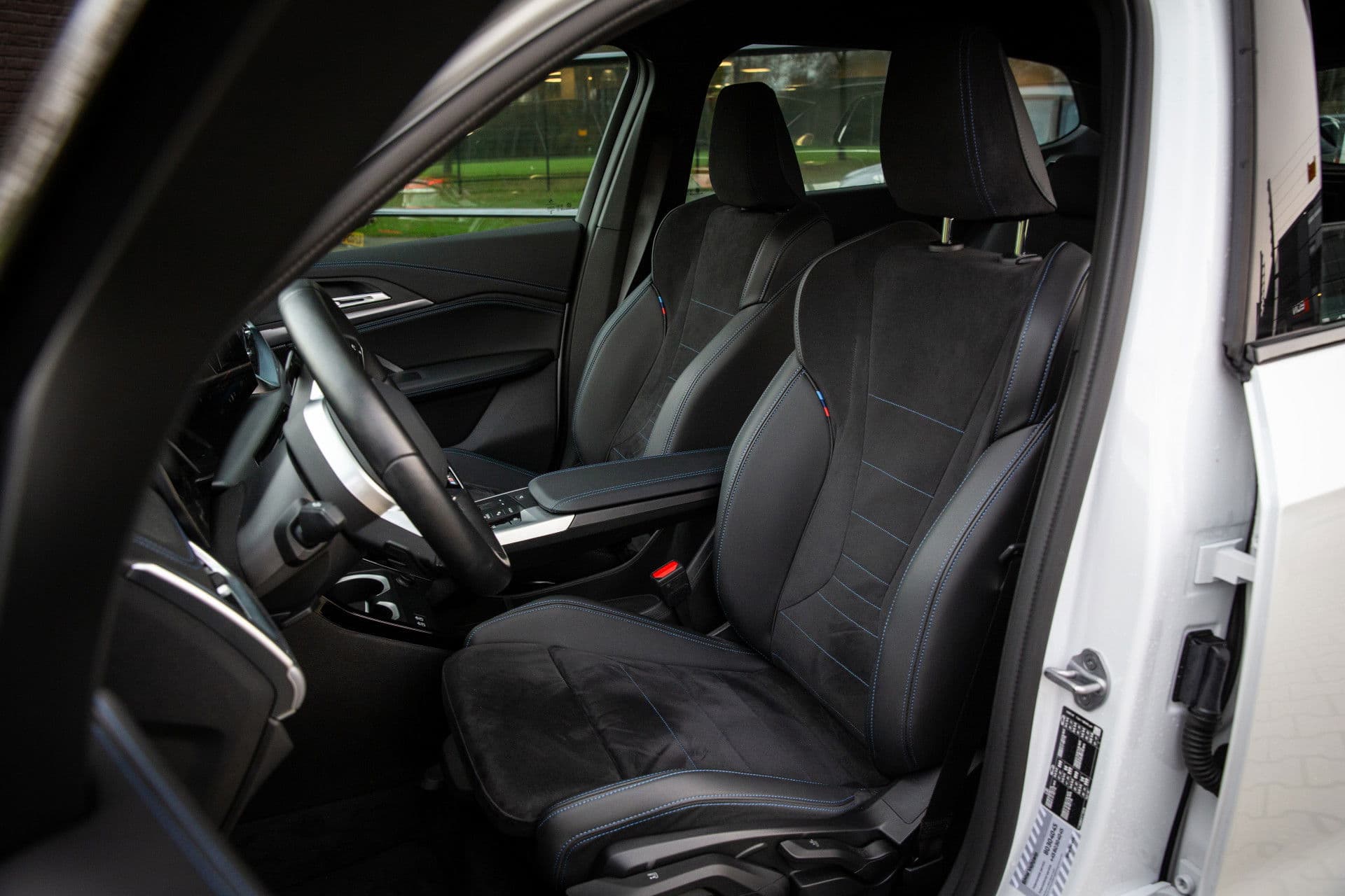 BMW X1 sDrive18i M-Sport , Achteruitrijcamera, Draadloze lader, Sfeerverlichting, thumbnail 4