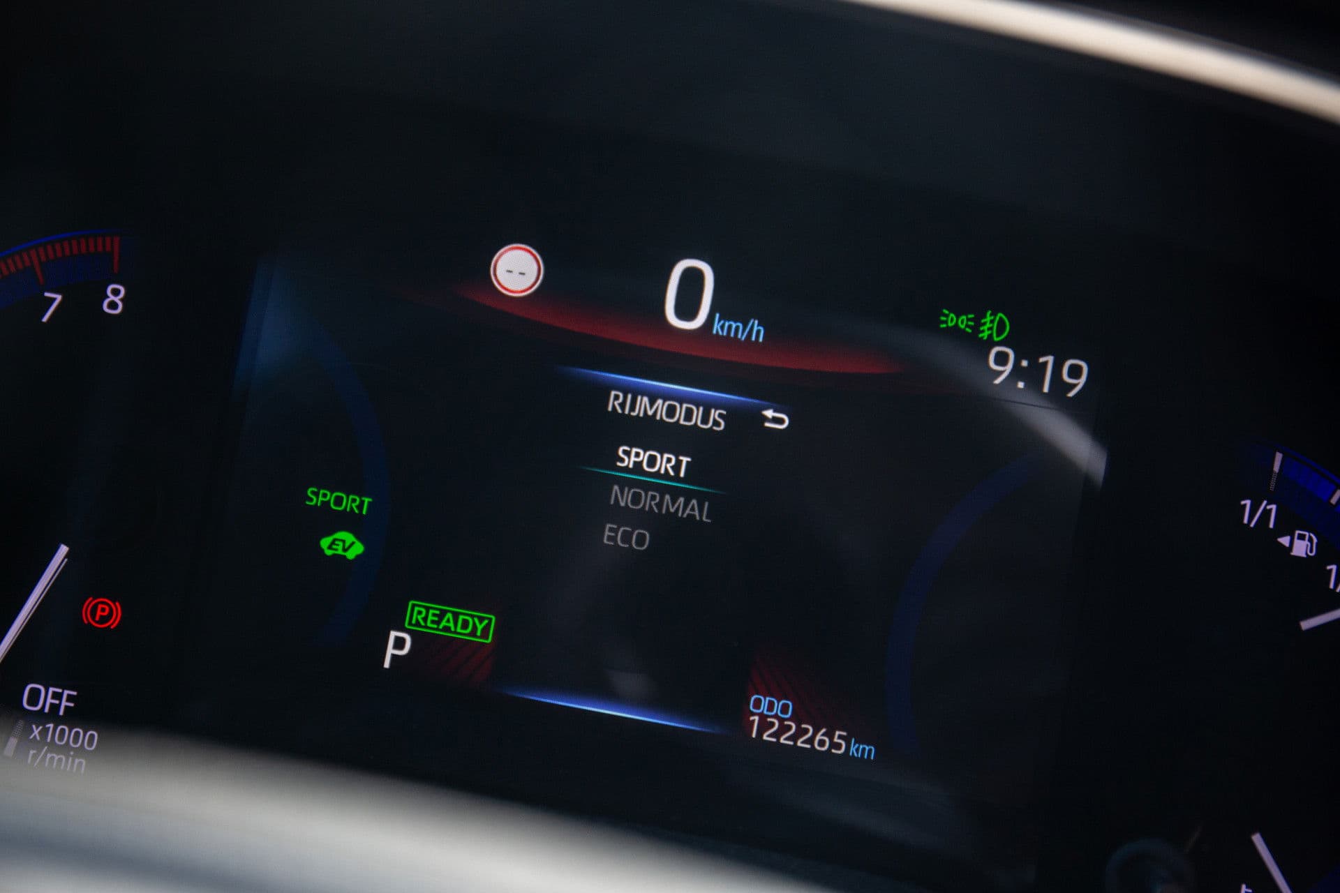 Toyota Corolla Touring Sports 2.0 Hybrid Style , Panoramadak, Adaptive cruise, Keyless entry, thumbnail 11