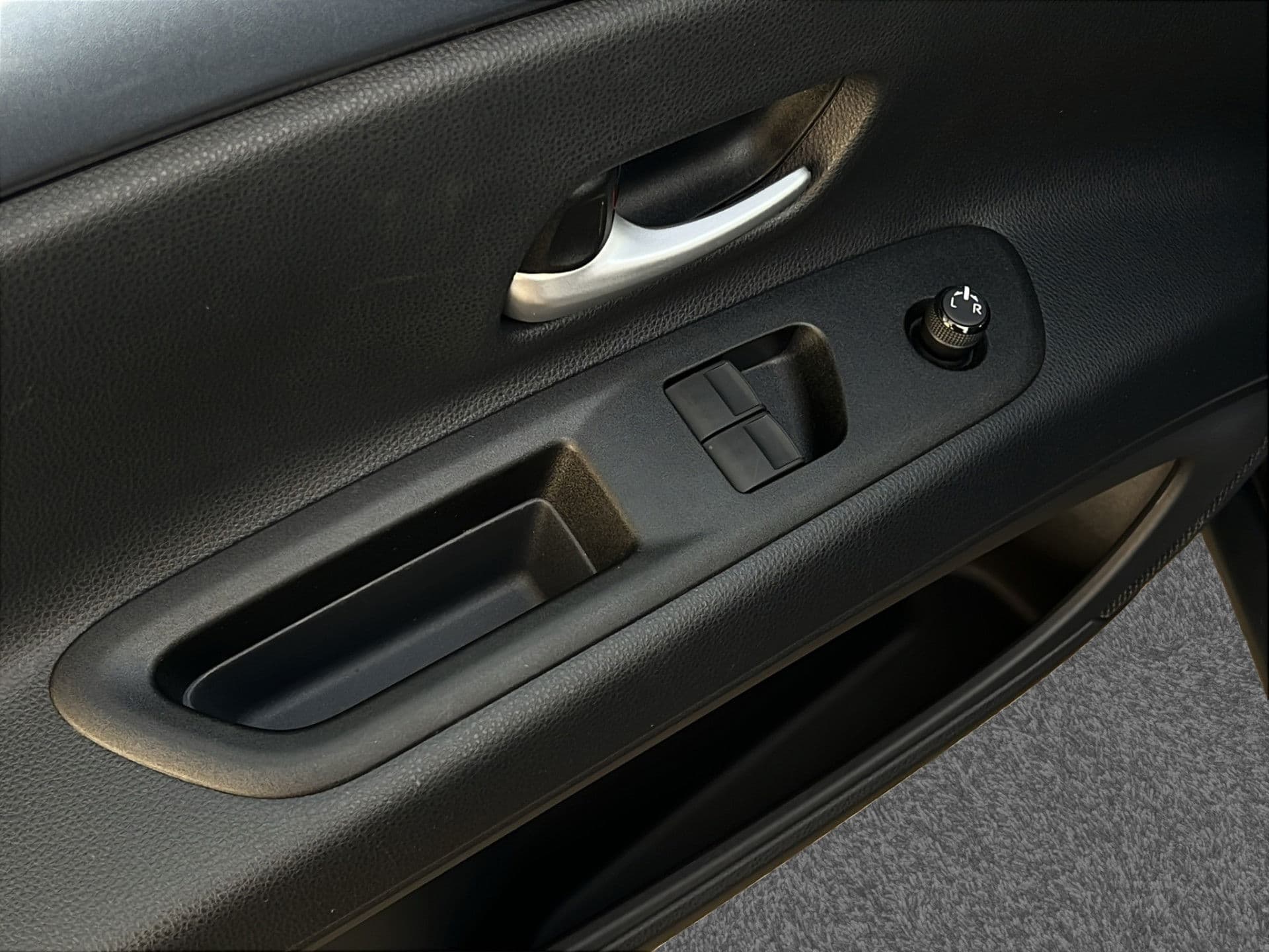 Toyota Aygo X 1.0 VVT-i MT Envy | Adaptive | Lane assist | Carplay | Keyless thumbnail 17