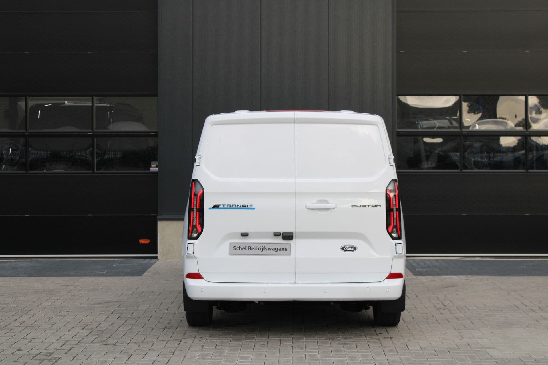 Ford E-Transit Custom 340 L2H1 Limited 65 kWh 218pk - 2x Schuif - LED - 360 Camera - B&O - ACC - Navi - Stoel/Stuurverwarming - Rijklaar thumbnail 8