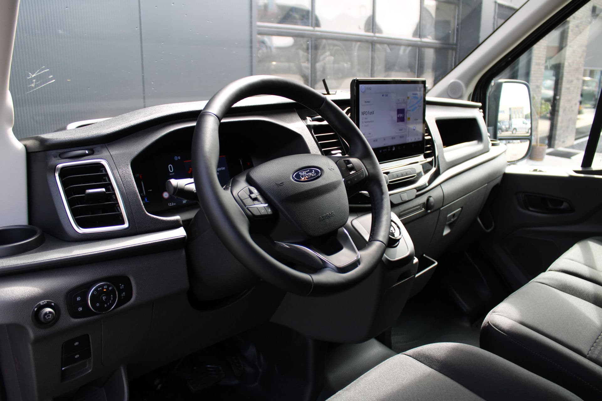 Ford Transit 350 2.0 TDCI L2H2 Trend 165pk - Facelift - Adaptive Cruise - Navigatie - Blind Spot - 360 Camera - Stoel - Stuurverwarming - Rijklaar thumbnail 13