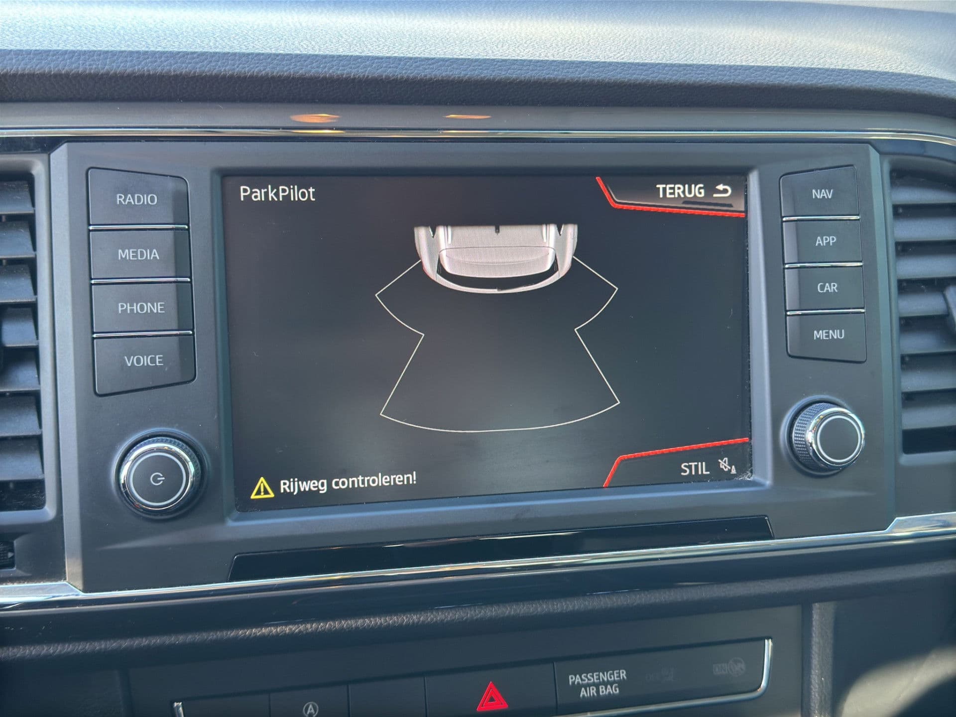 SEAT Ateca 1.0 EcoTSI Style Business Intense | Carplay | Virtual cockpit | PDC thumbnail 7