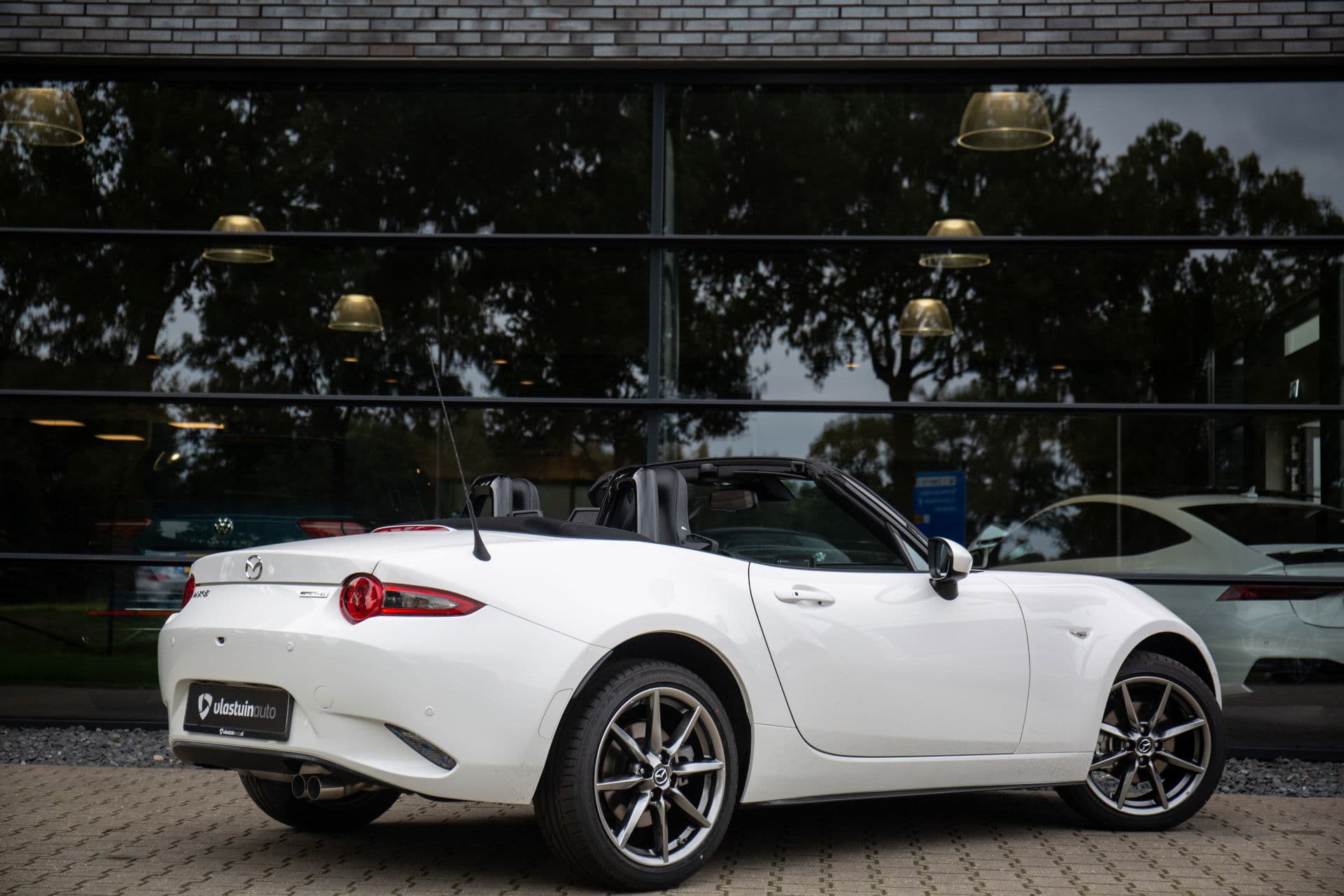 Mazda MX-5 2.0 SkyActiv-G 184 Exclusive Line , Carplay, Achteruitrijcamera, Stoelverwarming, Keyless thumbnail 3