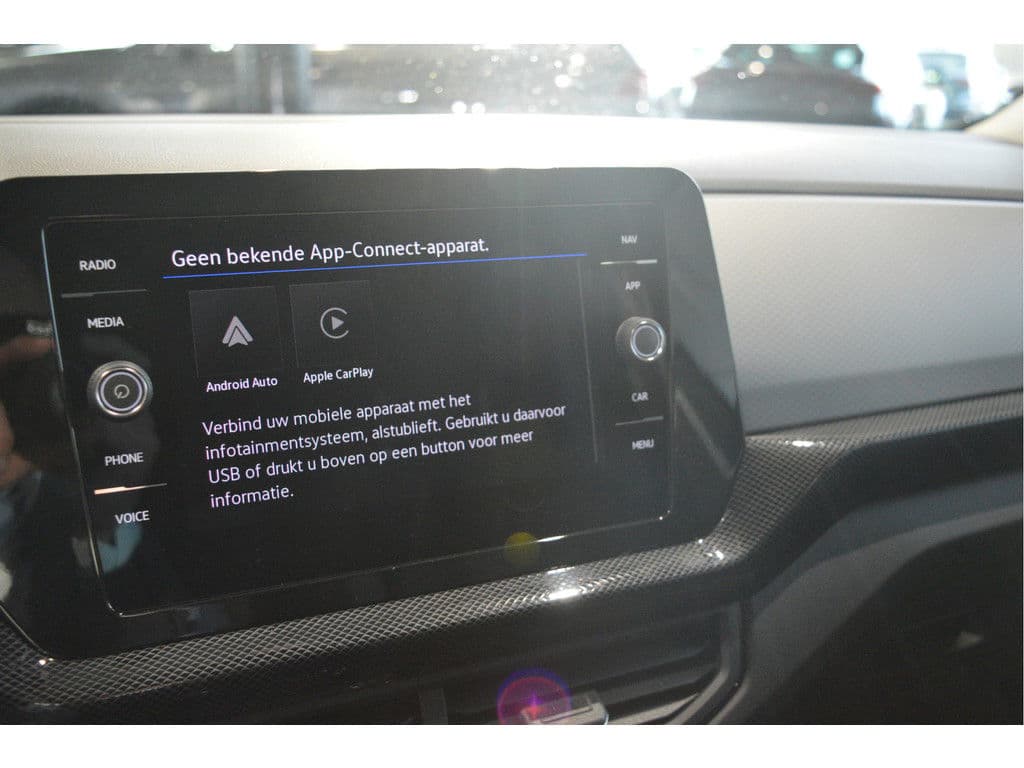 Volkswagen T-Cross 1.5 TSI LIFE carplay cruise camera led pdc 17 inch 150 pk !! thumbnail 19