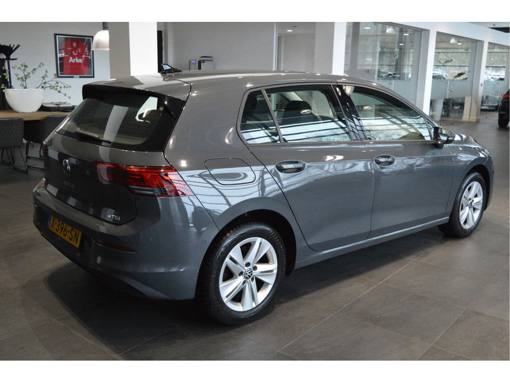 Volkswagen Golf 1.0 eTSI Life navi clima cruise led pdc !! thumbnail 4